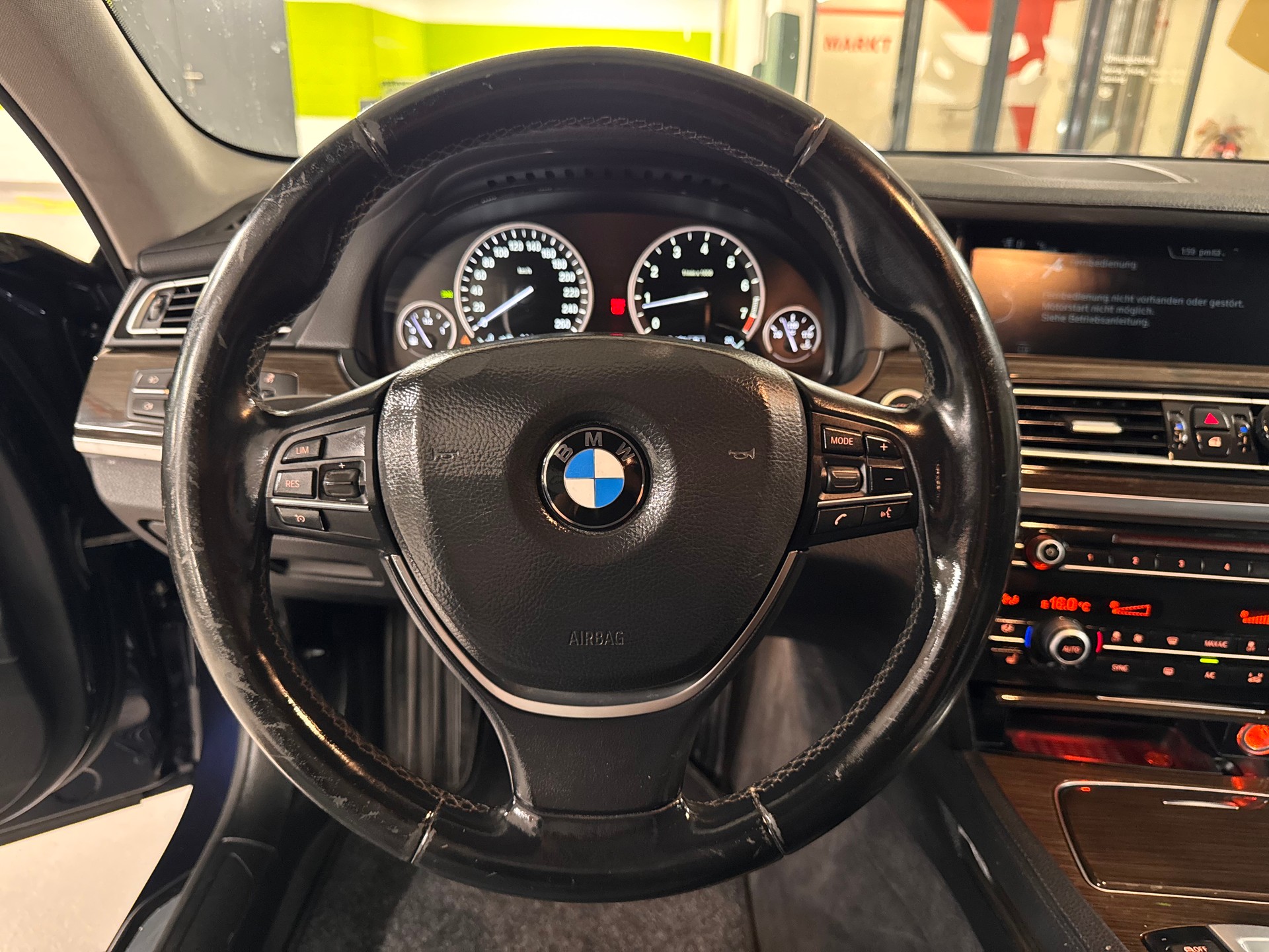 BMW 750Li xDrive-image-11
