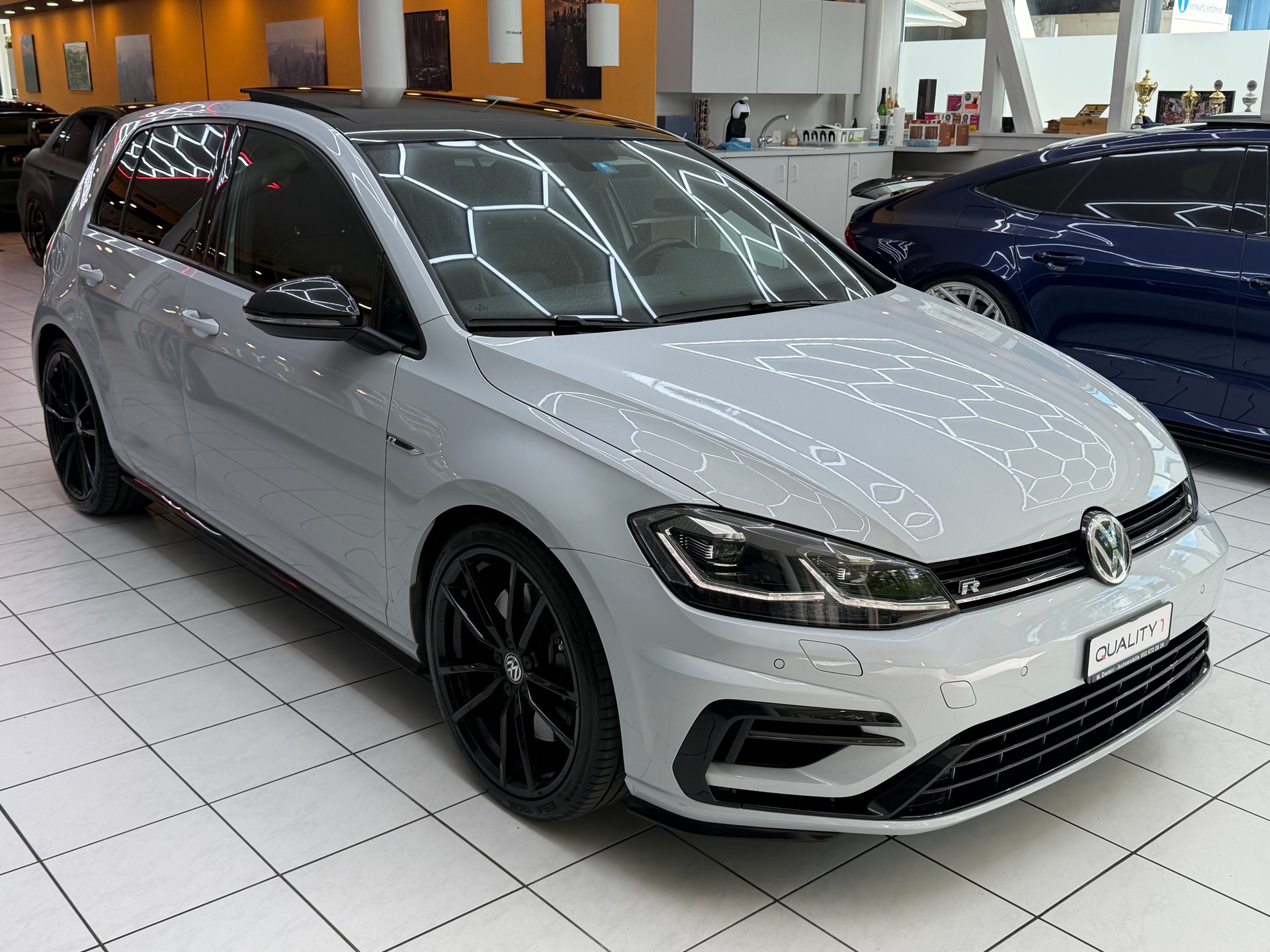 VW Golf VII 2.0 TSI R 310 DSG 4motion-image-1