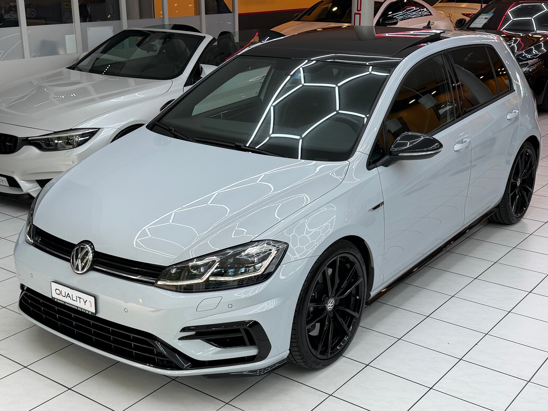 VW Golf VII 2.0 TSI R 310 DSG 4motion-image-5