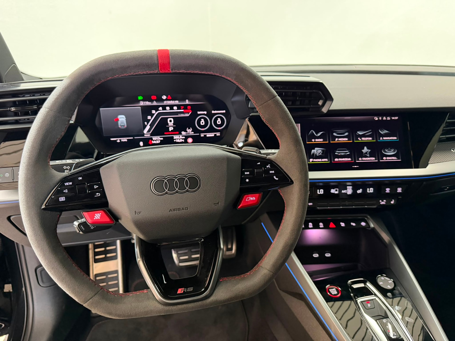 AUDI RS3 Sportback 2.5 TSI quattro S-tronic-image-6