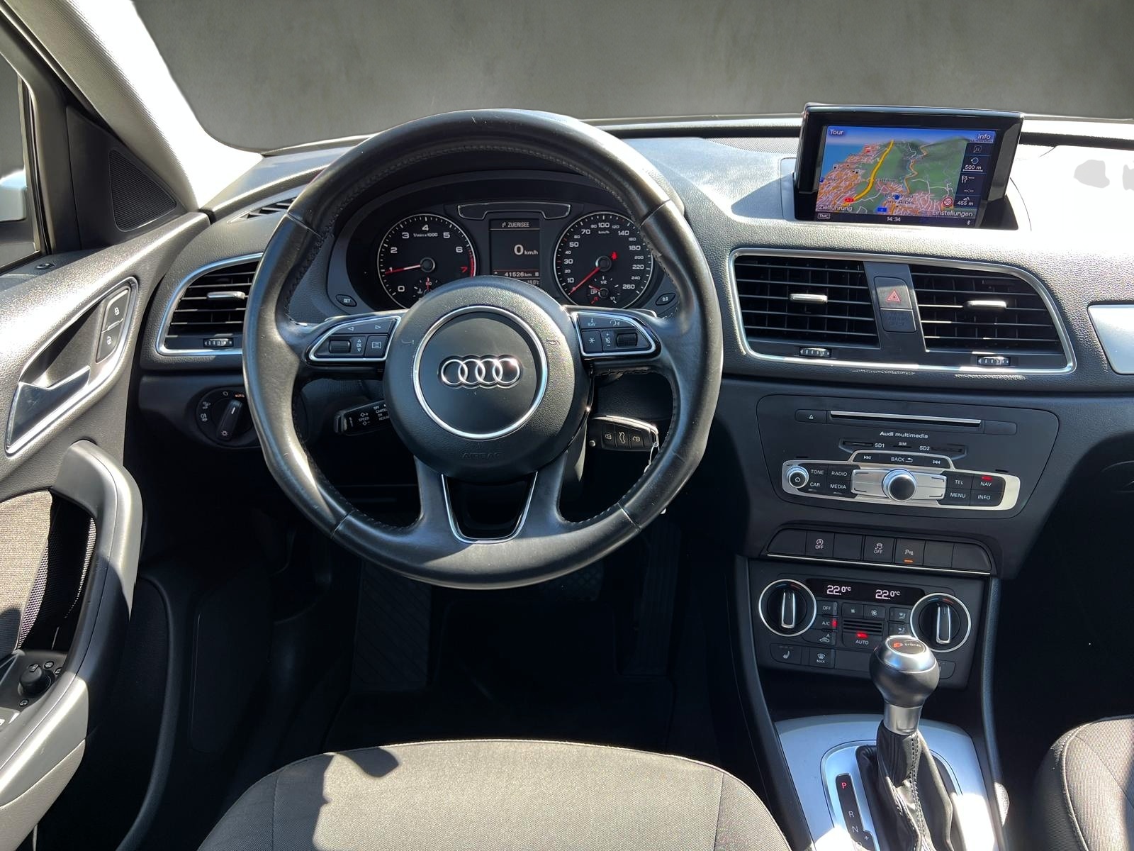 AUDI Q3 1.4 TFSI S-tronic-image-21