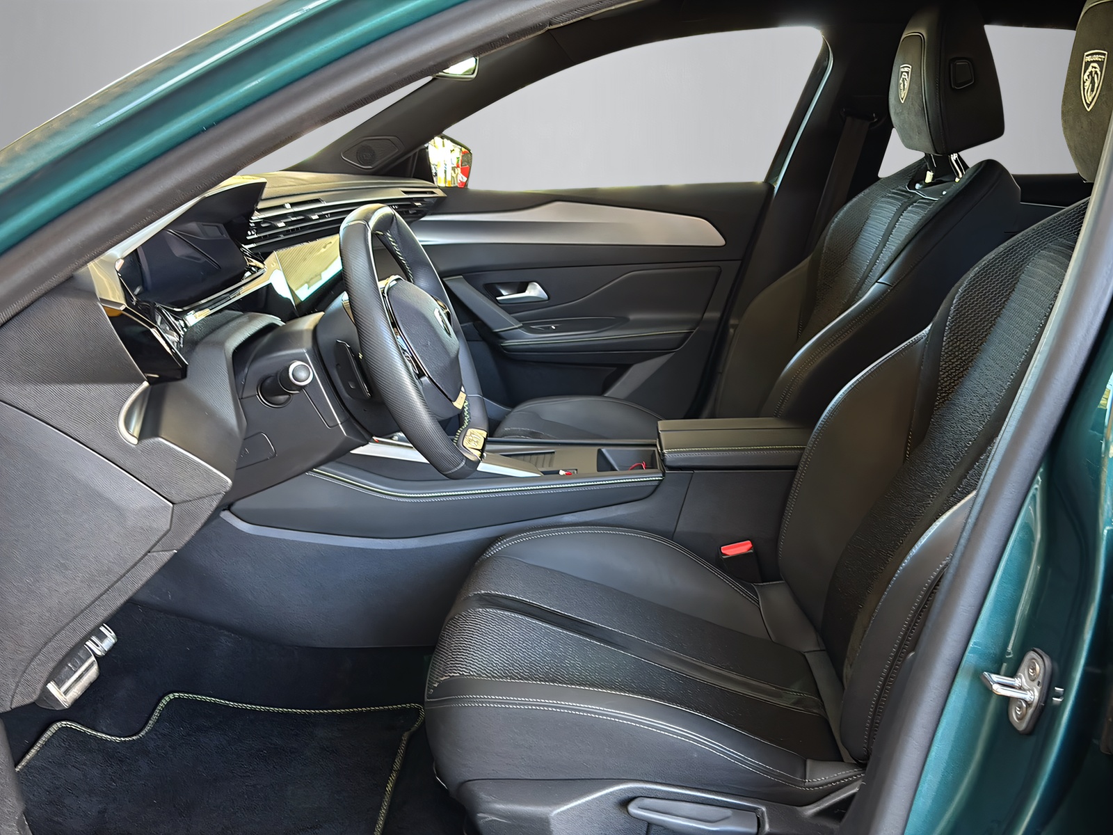 PEUGEOT 308 SW 1.2 Hybrid GT-image-2