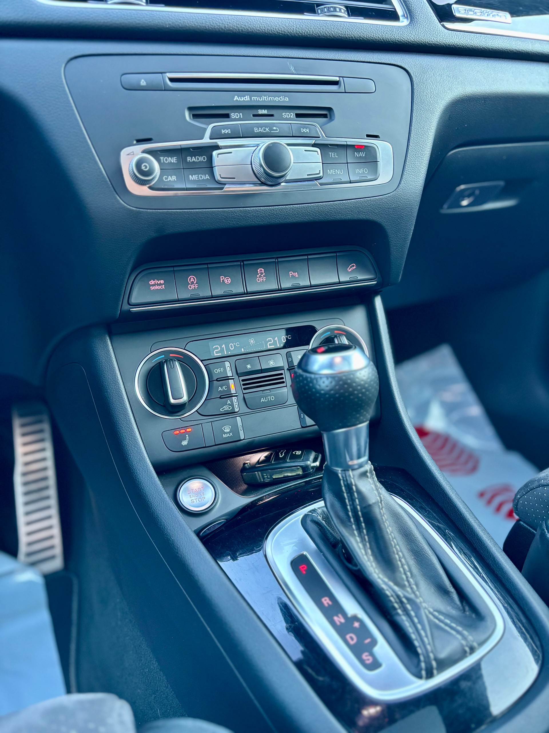 AUDI Q3 2.0 TFSI SPORT Quattro S-tronic S-Line-image-10