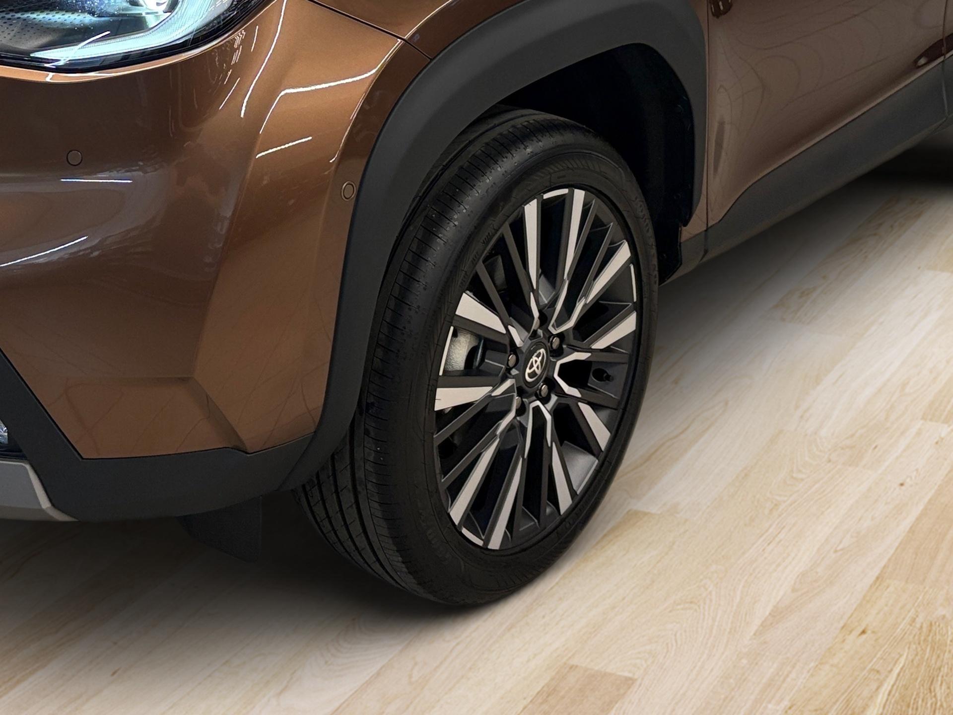 TOYOTA Yaris Cross 1.5 VVT-i HSD Premium AWD-i-image-9
