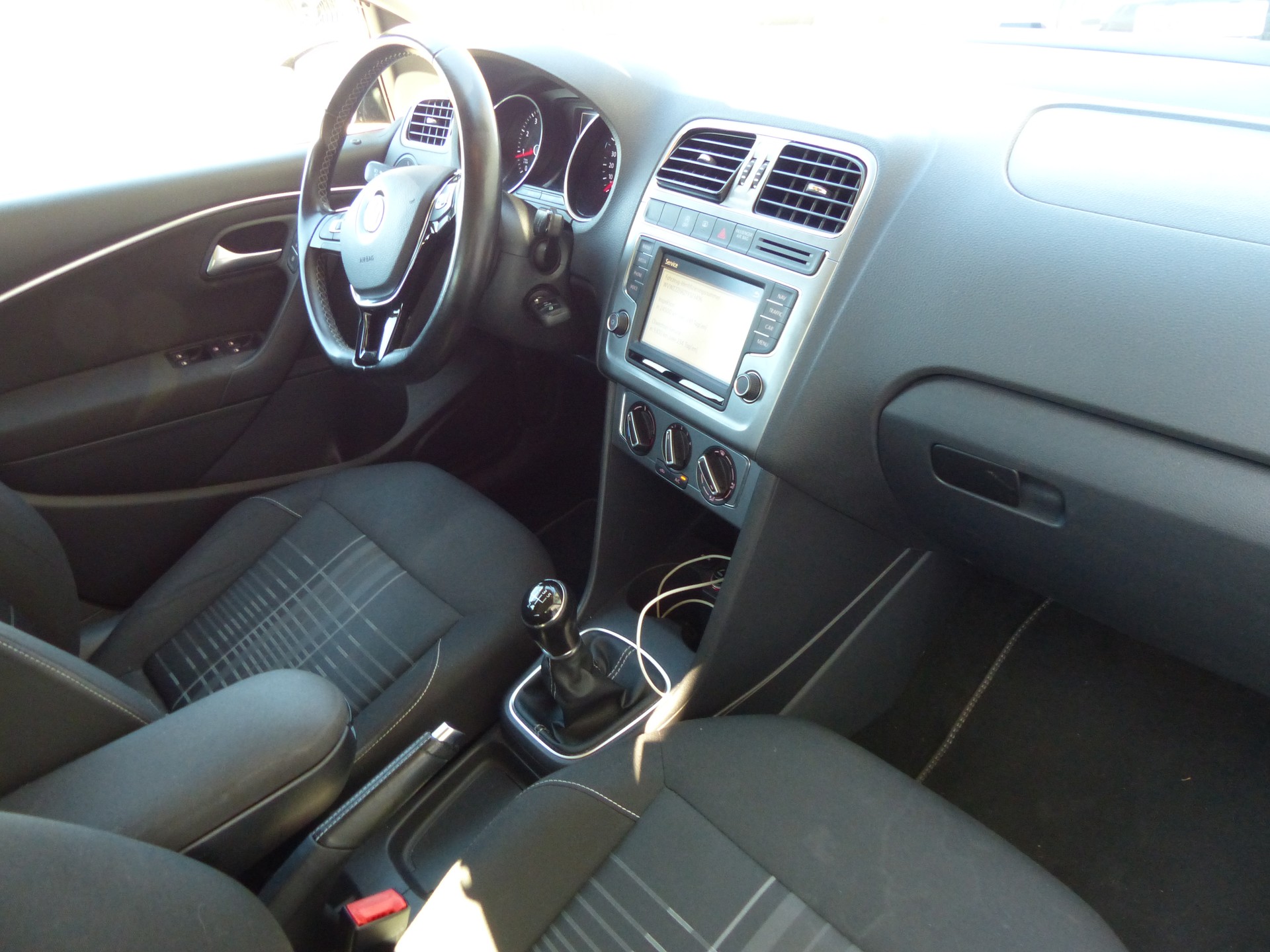 VW Polo 1.2 TSI BMT Lounge-image-17