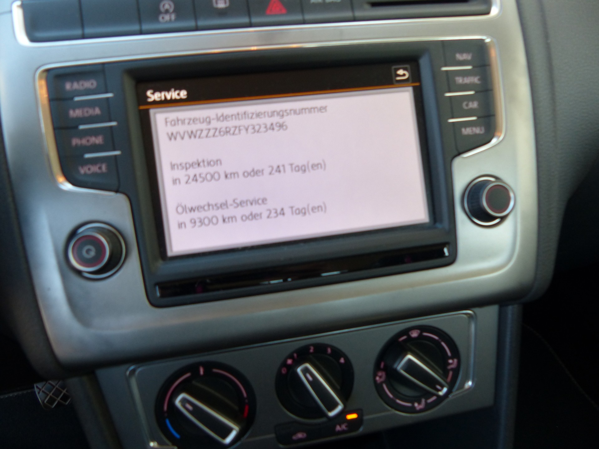VW Polo 1.2 TSI BMT Lounge-image-12