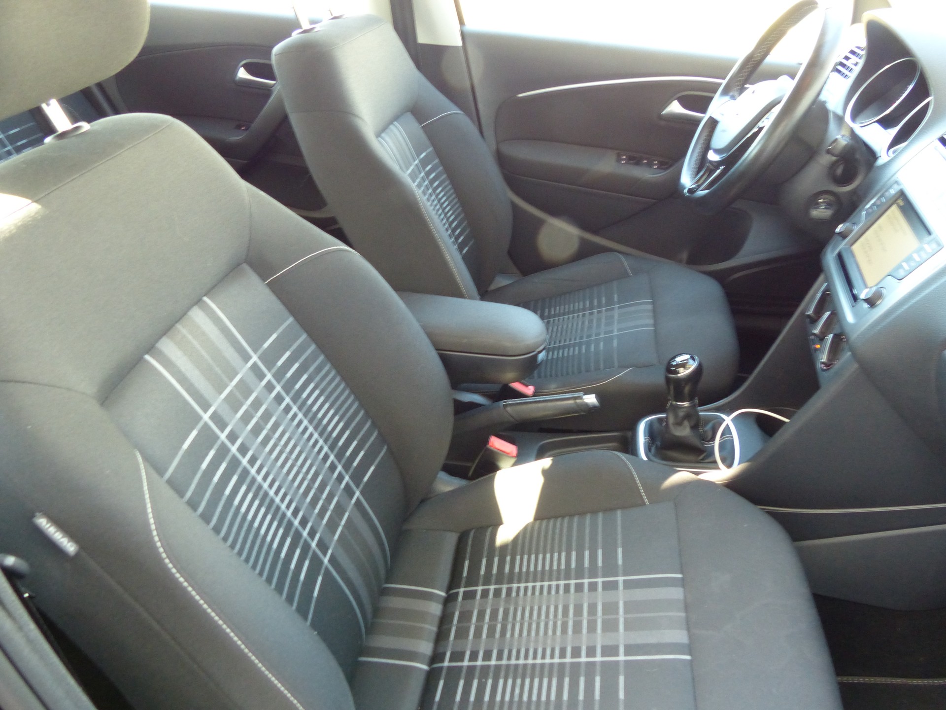 VW Polo 1.2 TSI BMT Lounge-image-16