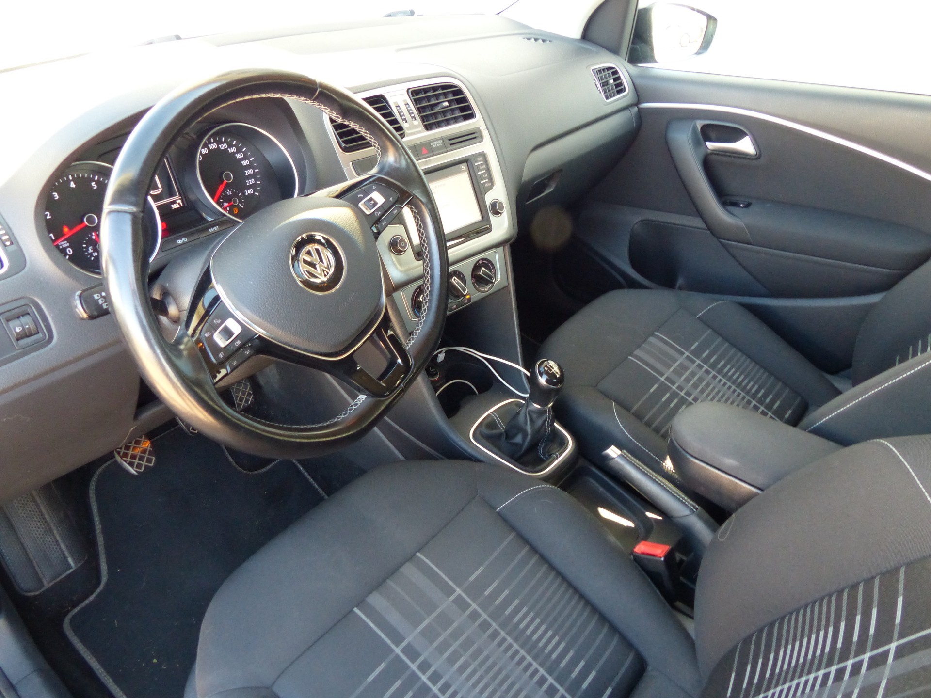 VW Polo 1.2 TSI BMT Lounge-image-14