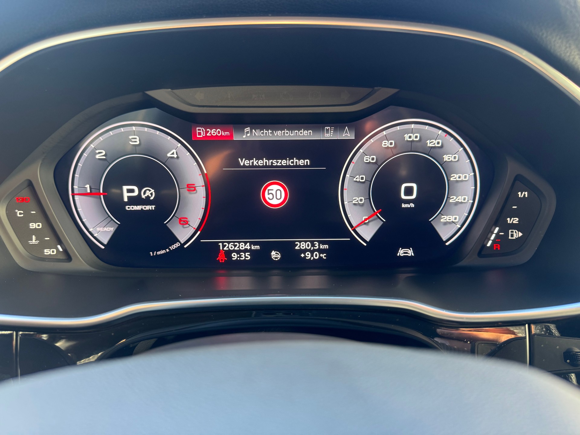 AUDI Q3 40 TDI S line quattro S-tronic-image-11