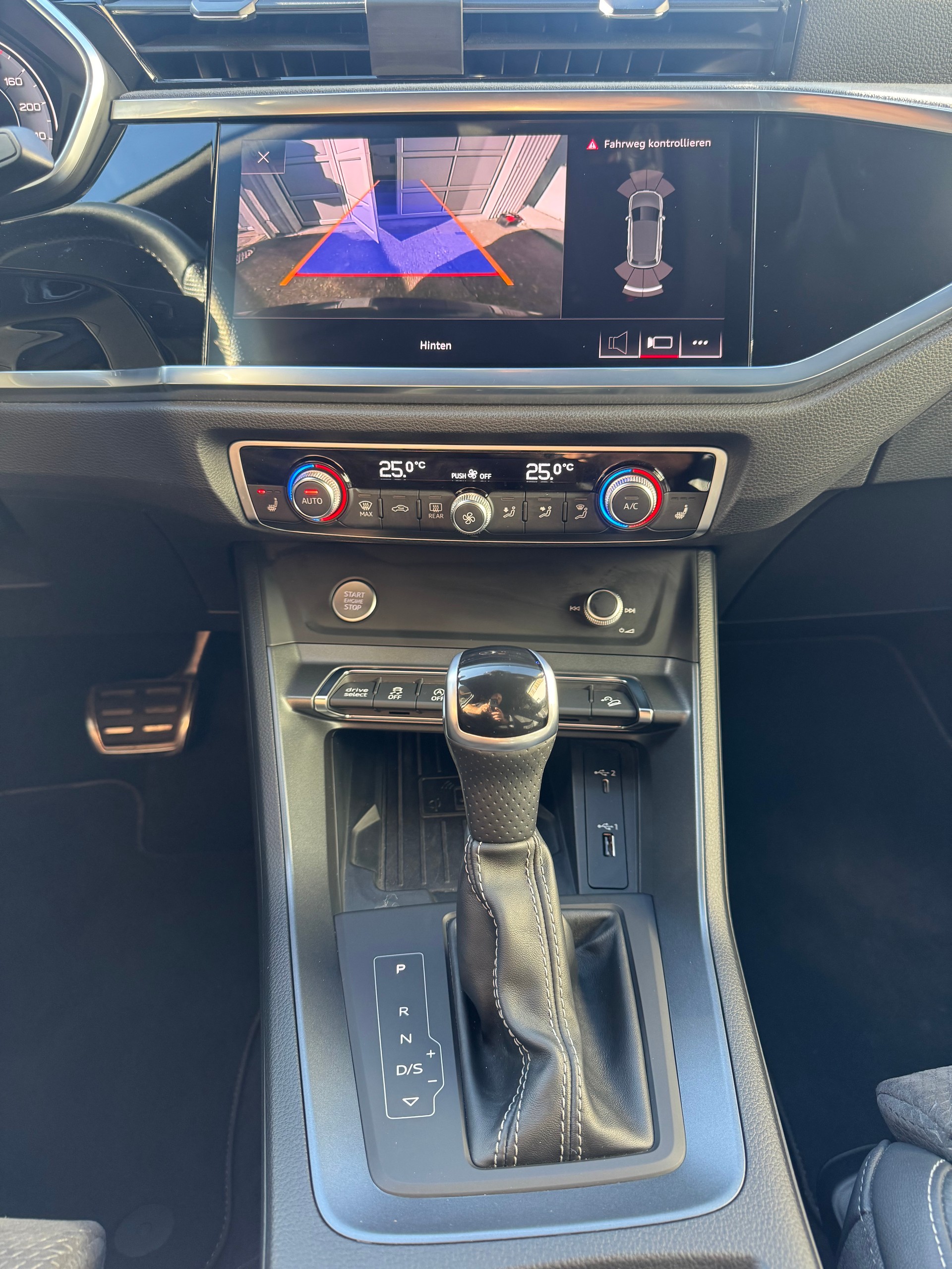 AUDI Q3 40 TDI S line quattro S-tronic-image-12