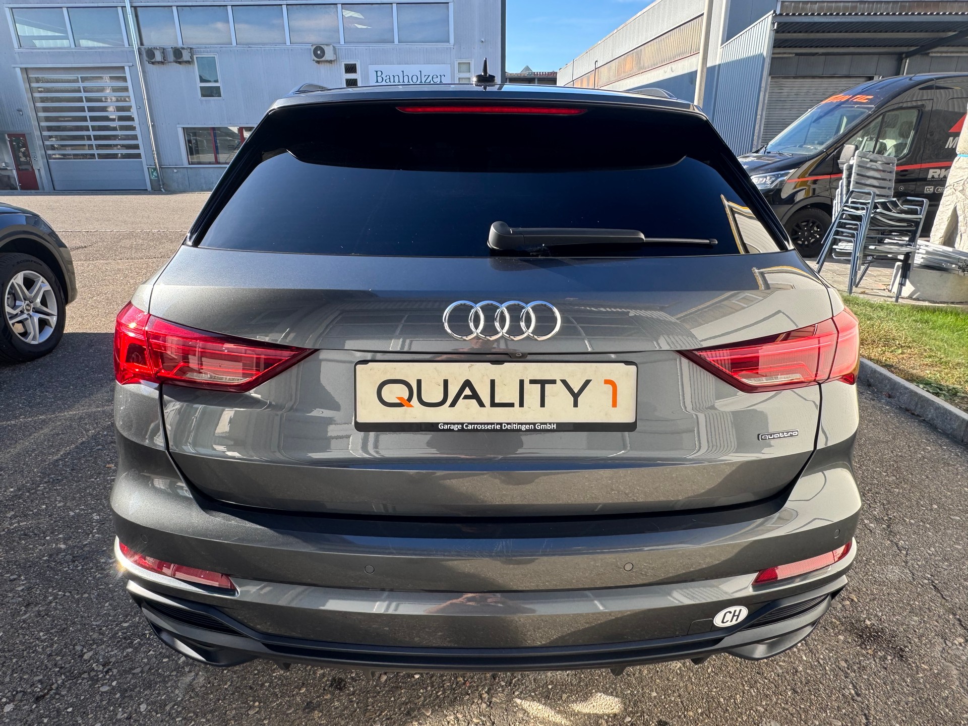 AUDI Q3 40 TDI S line quattro S-tronic-image-4