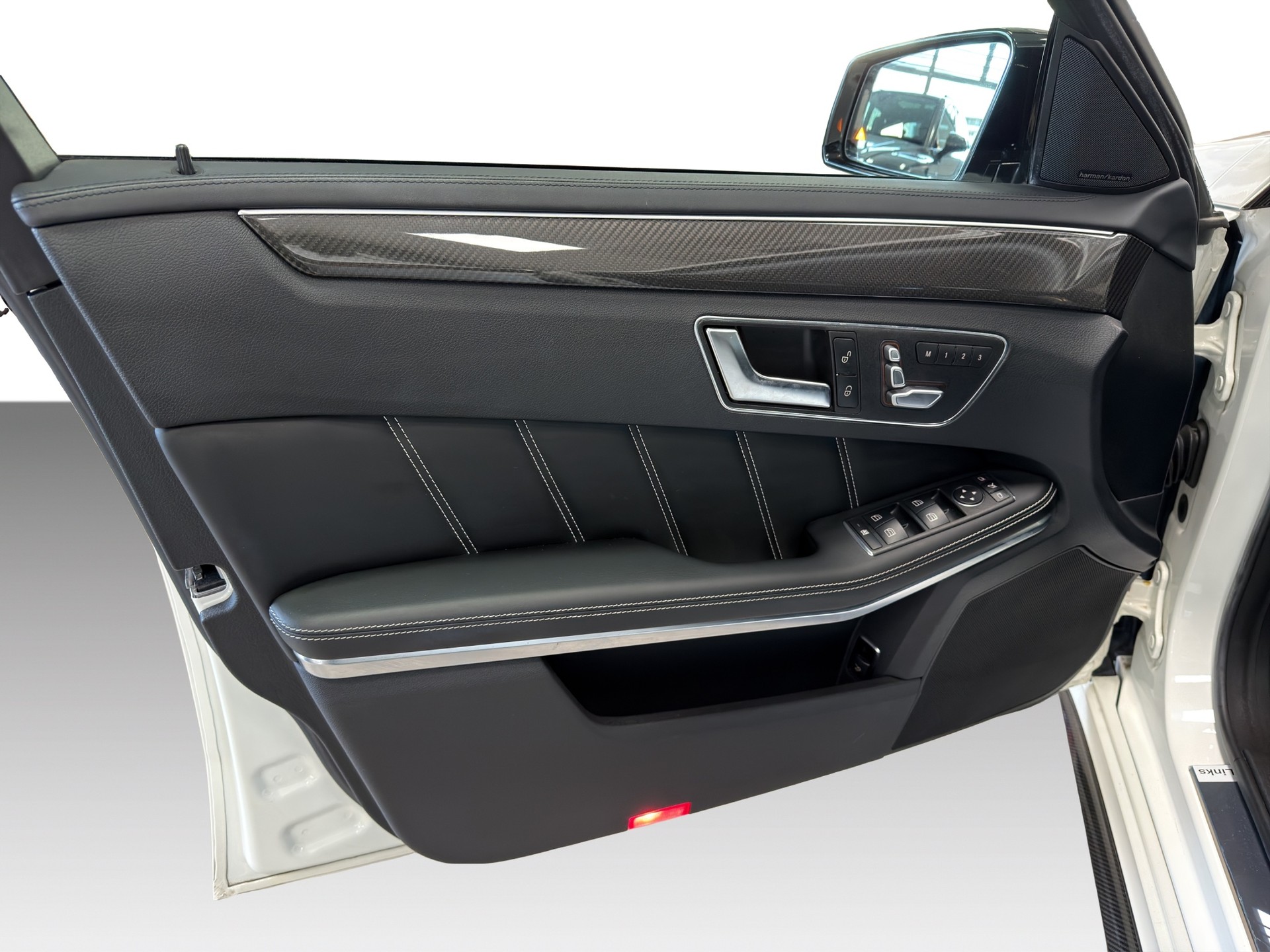 MERCEDES-BENZ E 63 AMG S 4Matic Speedshift-image-19