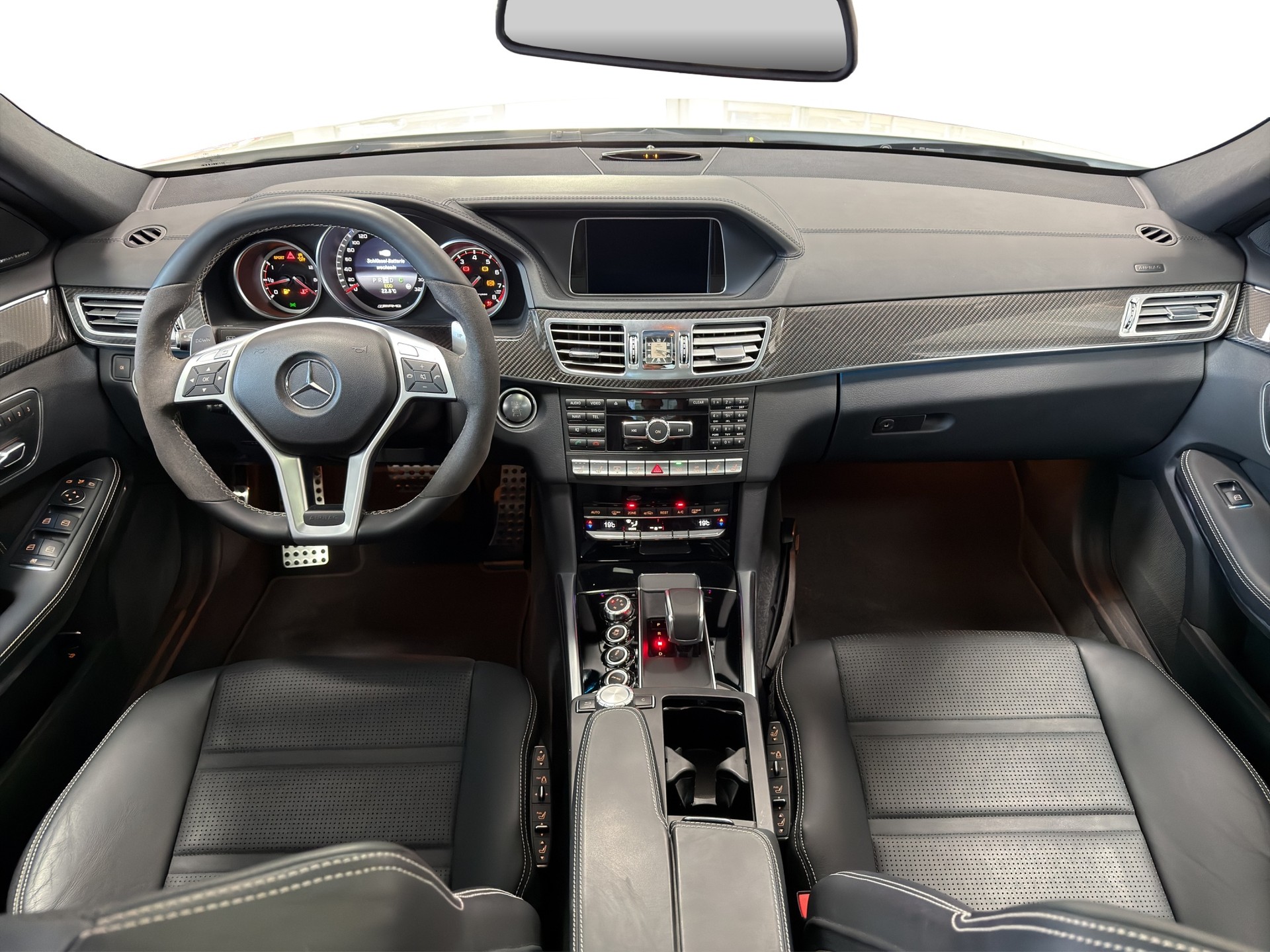 MERCEDES-BENZ E 63 AMG S 4Matic Speedshift-image-17