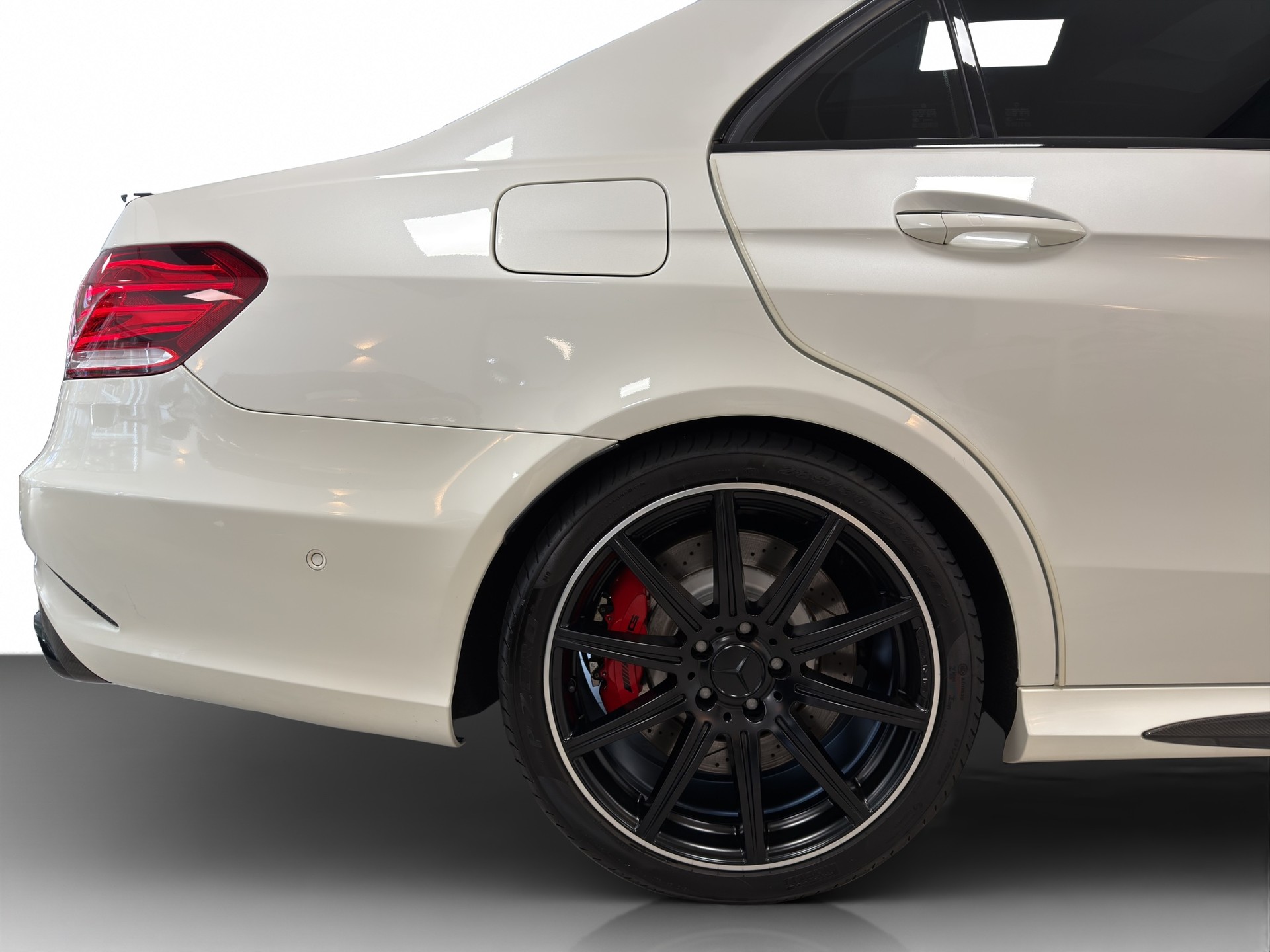 MERCEDES-BENZ E 63 AMG S 4Matic Speedshift-image-11
