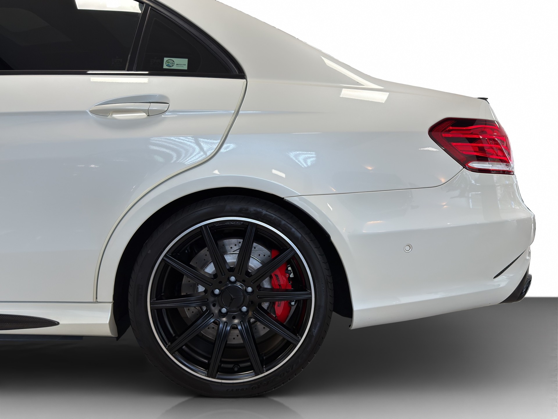 MERCEDES-BENZ E 63 AMG S 4Matic Speedshift-image-15