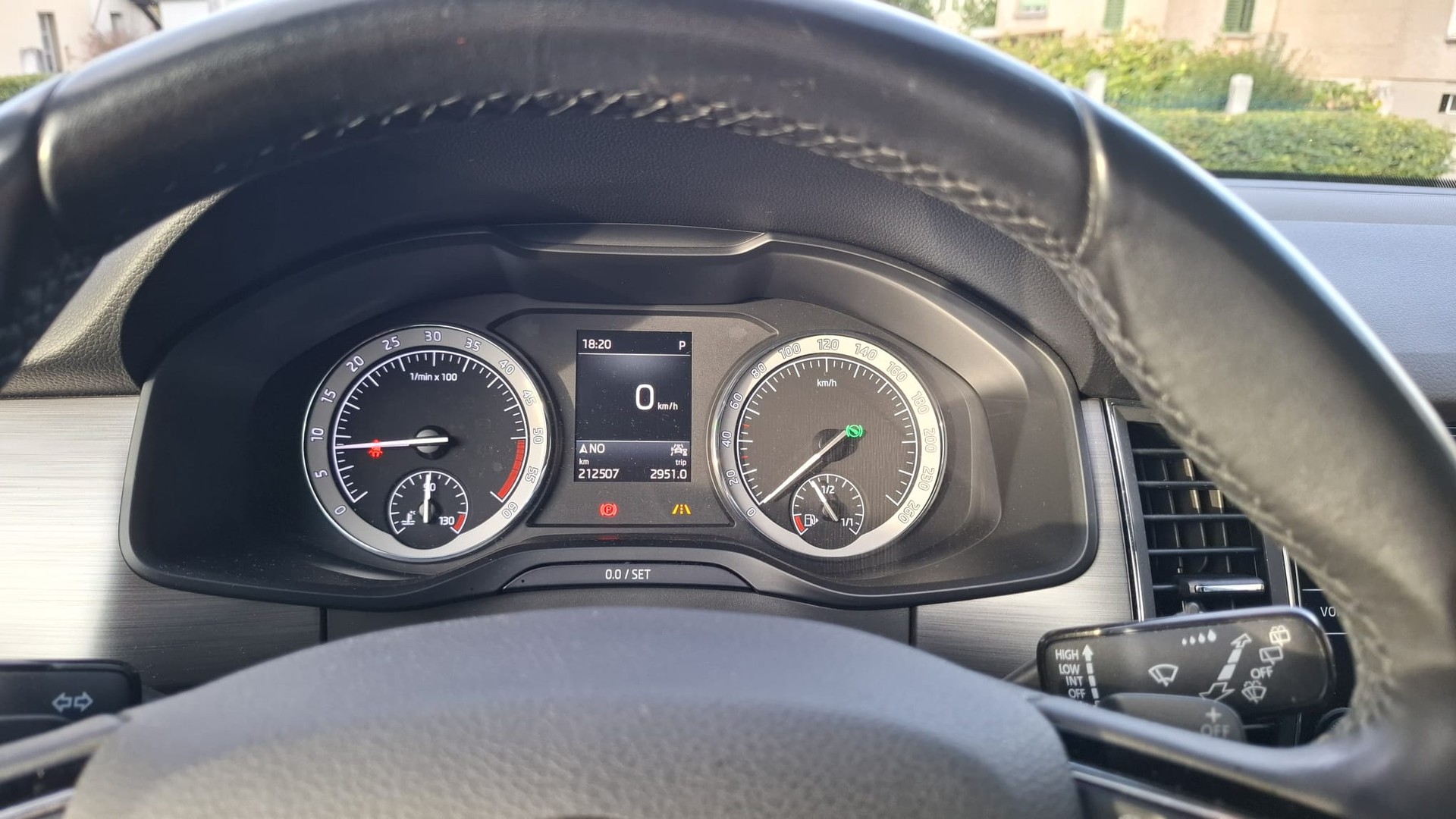 SKODA 2.0 TDI Ambition DSG-image-5