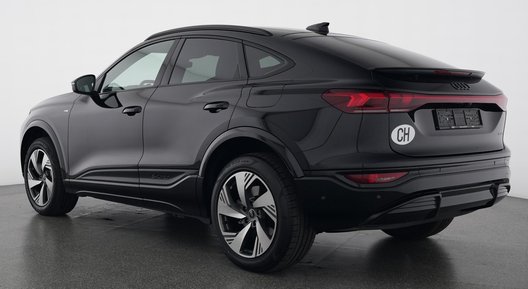 AUDI Q6 Sportback e-tron quattro S-Line Tech pro mit Anhängerkupplung-image-2