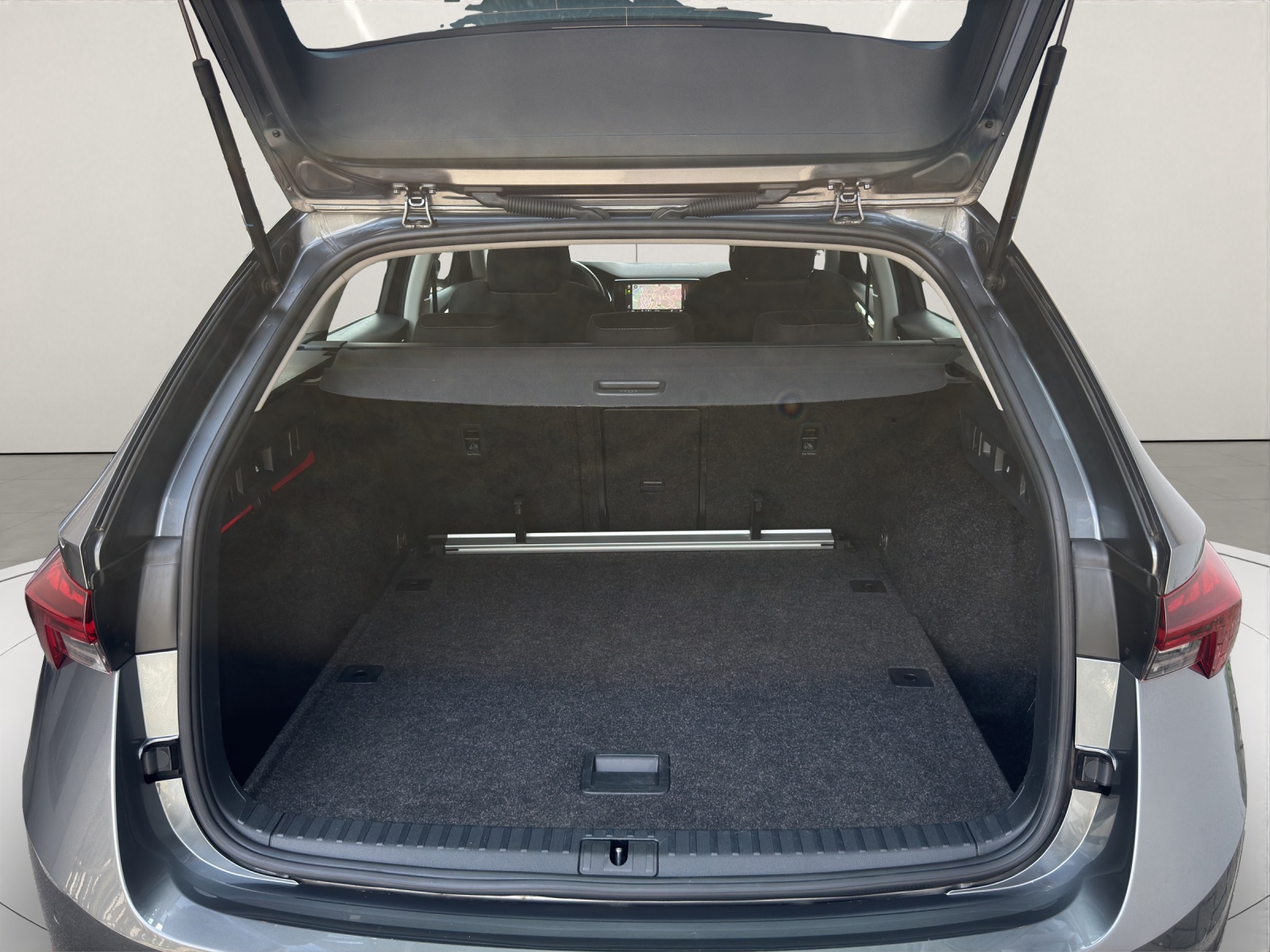 SKODA Octavia Combi 2.0 TDI DSG Ambition 4x4-image-16