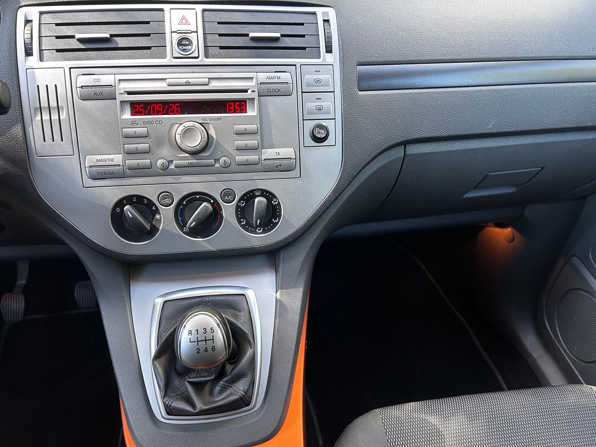 FORD Kuga 2.0 TDCi Titanium 4WD-image-12