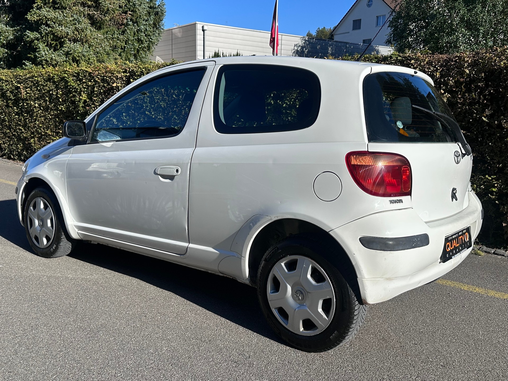 TOYOTA Yaris 1.0 Linea Luna-image-2
