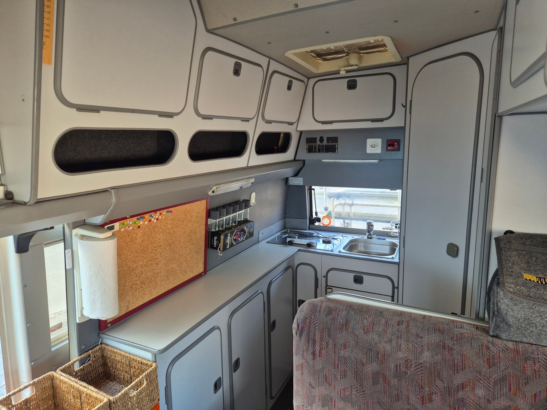 VW VW LT-31 Westfalia Sven Hedin 1990-image-11