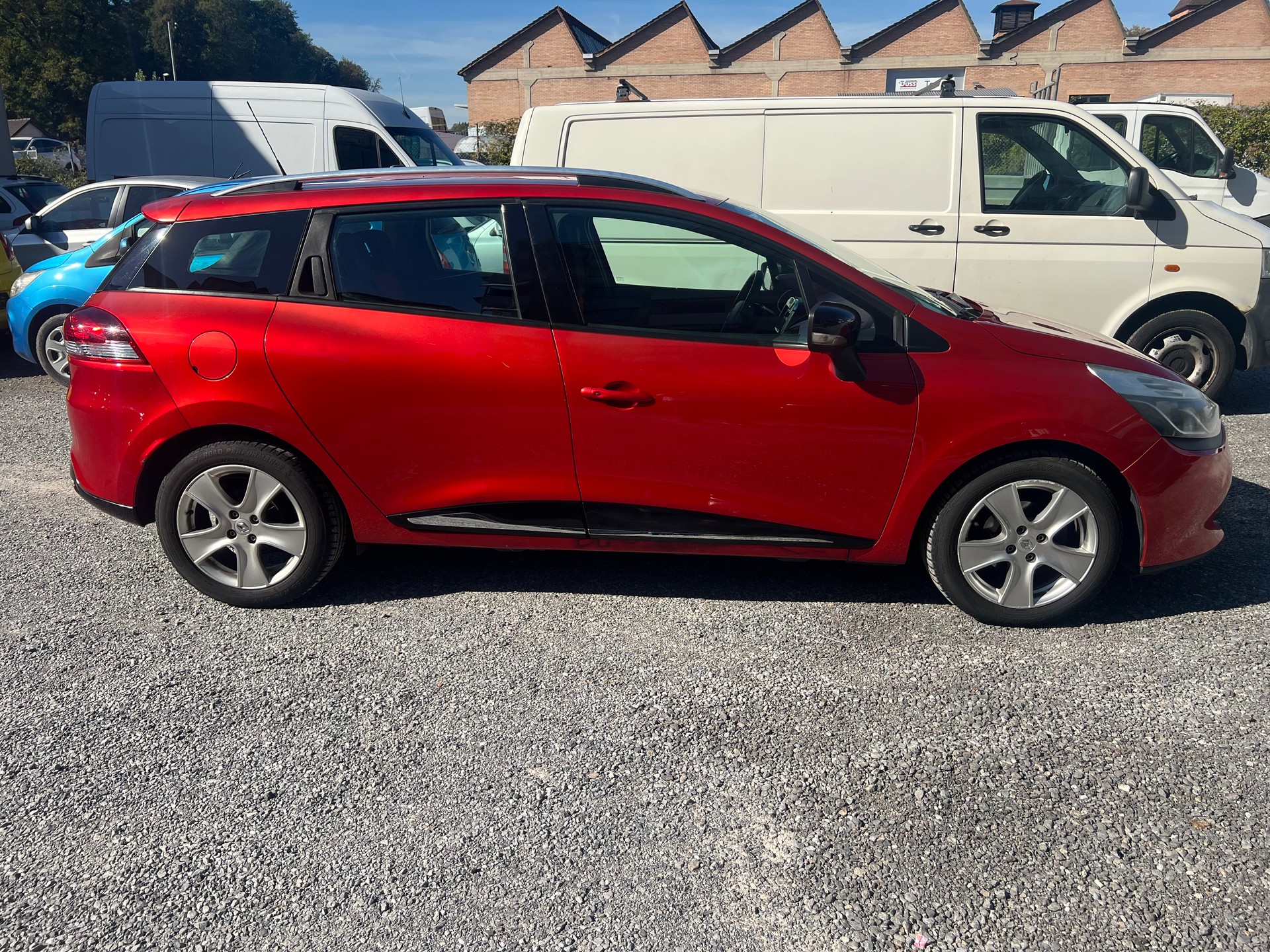 RENAULT Clio Grandtour 1.5 dCi Swiss Edition EDC-image-3