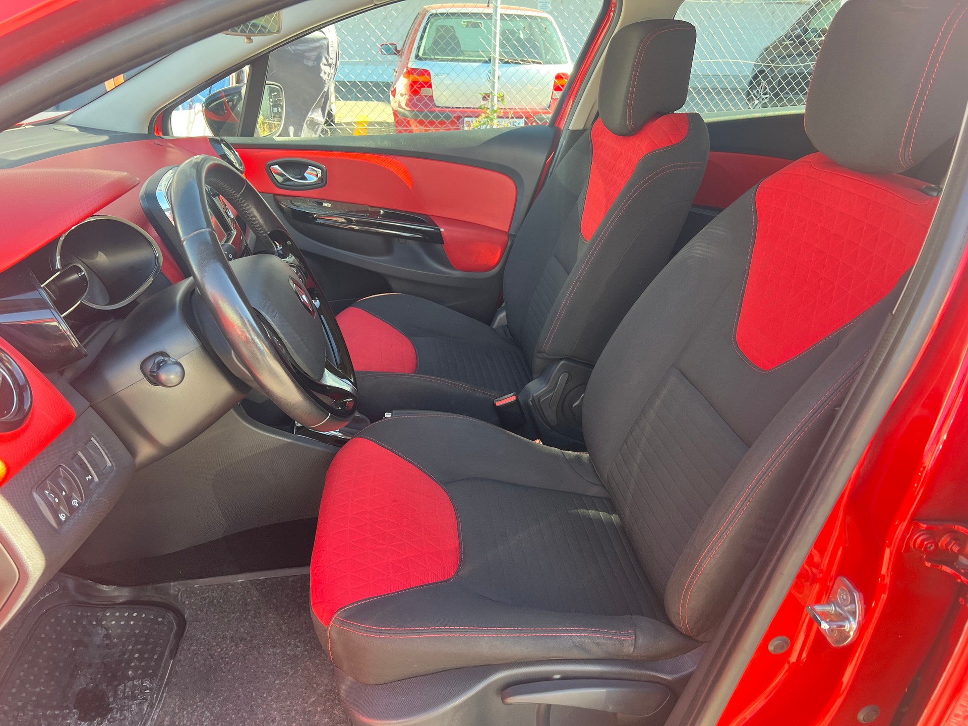 RENAULT Clio Grandtour 1.5 dCi Swiss Edition EDC-image-11