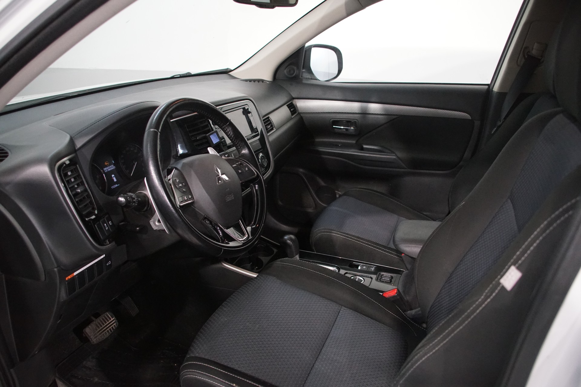MITSUBISHI Outlander 2.2 DID 4WD Automatic-image-10
