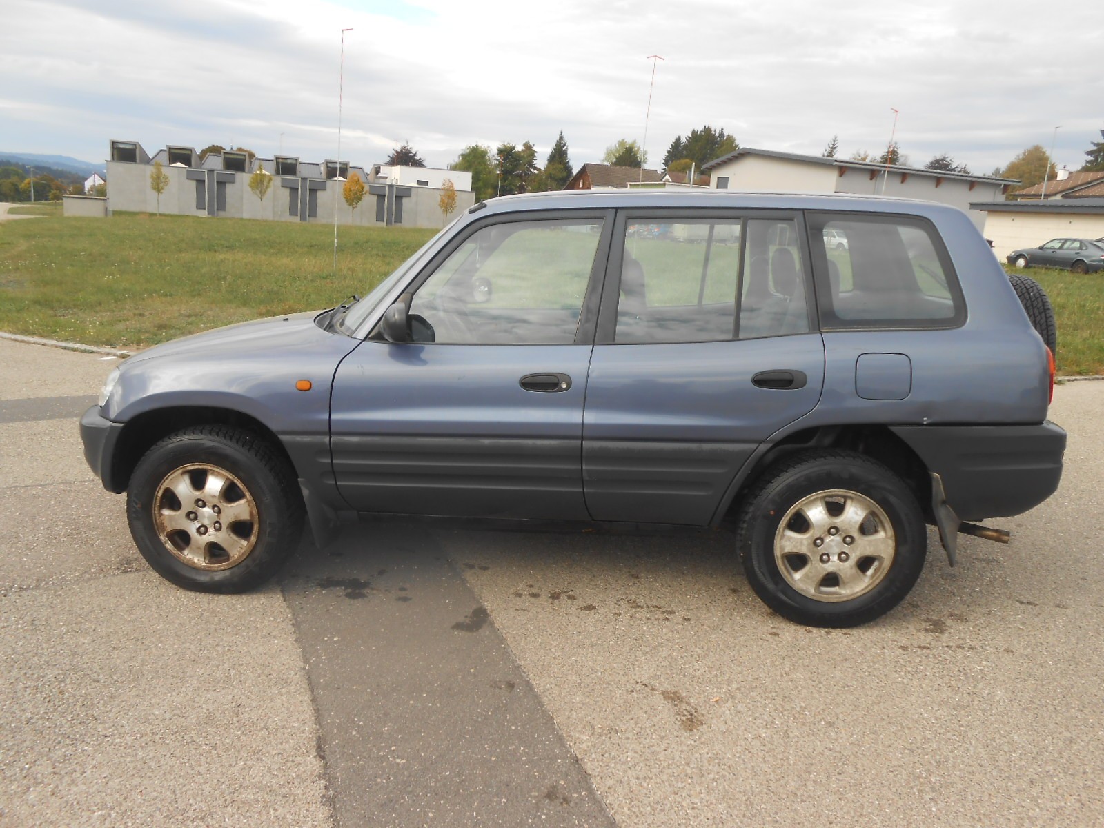 TOYOTA RAV-4-image-7