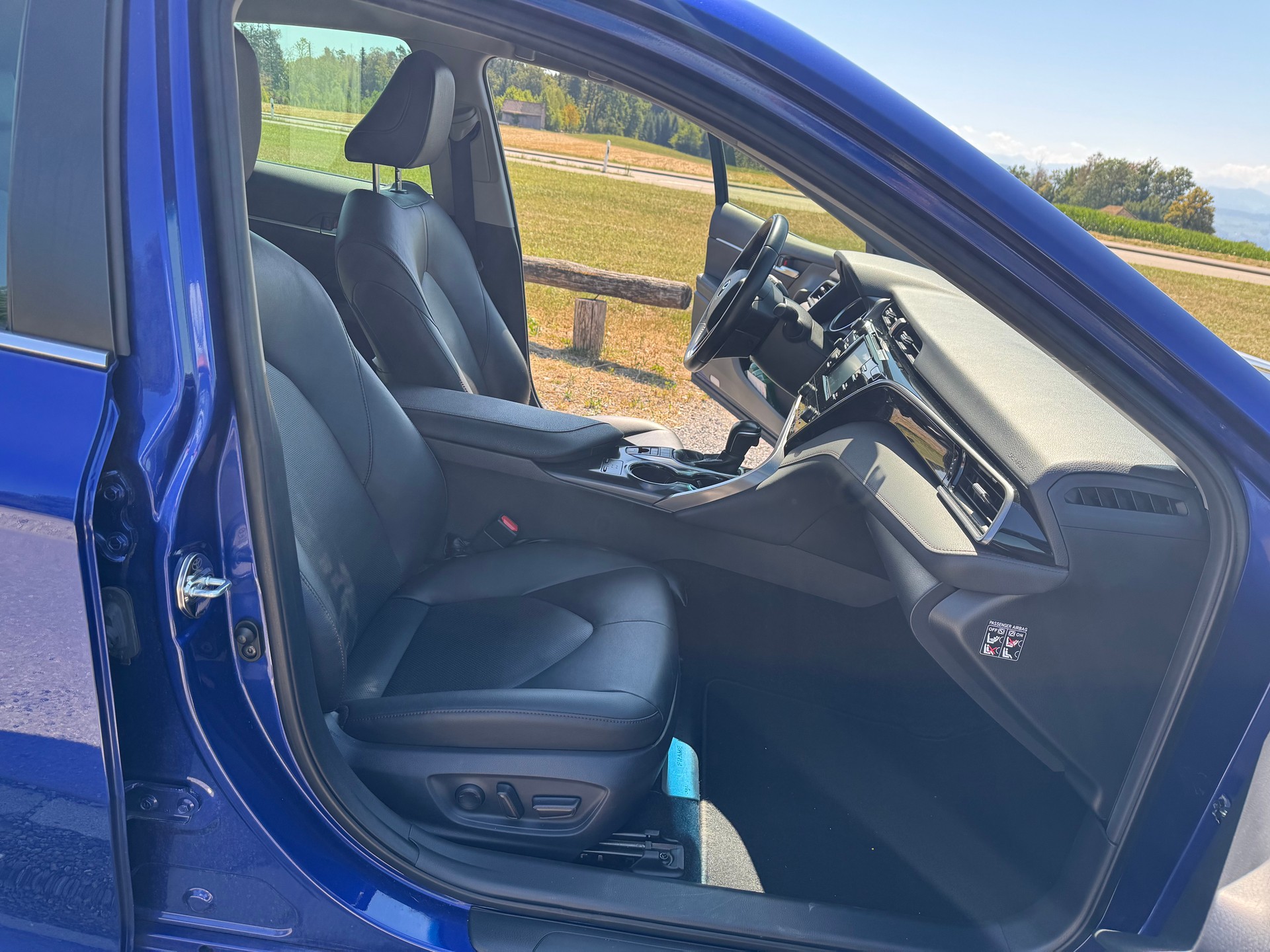 TOYOTA 2.5 HSD Business-image-3