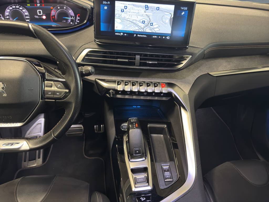 PEUGEOT 5008 1.5 BlueHDi GT Pack EAT8-image-6