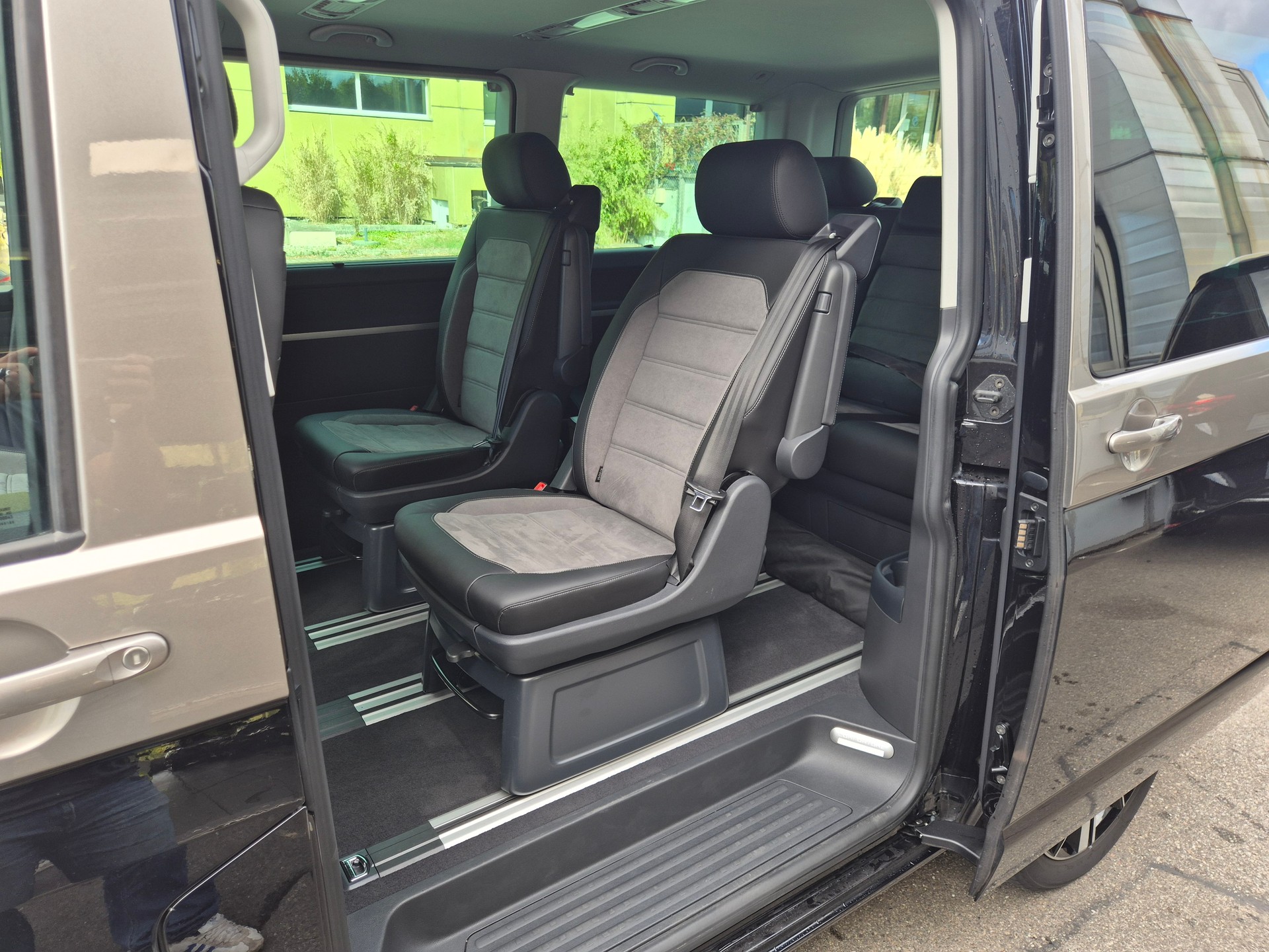 VW T6.1 Multivan 2.0 Bi-TDI Comfortline 4Motion DSG-image-16