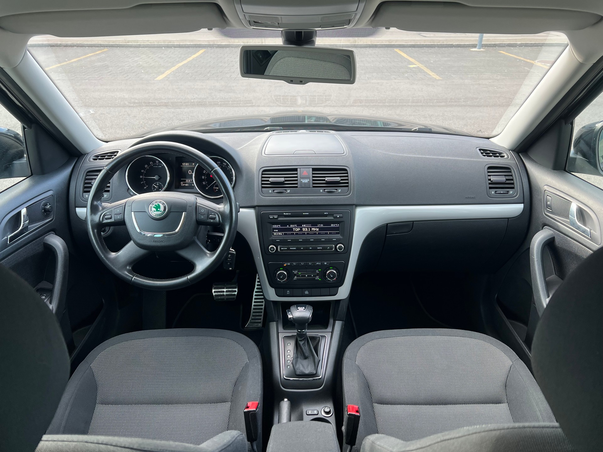 SKODA Yeti 2.0 TDI Ambition 4x4 DSG-image-10