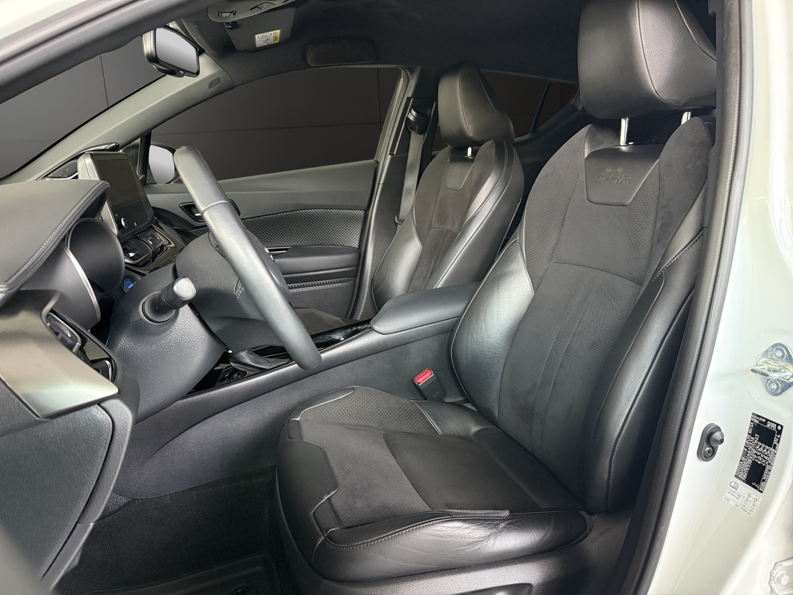 TOYOTA C-HR 2.0 HSD CVT Trend-image-7