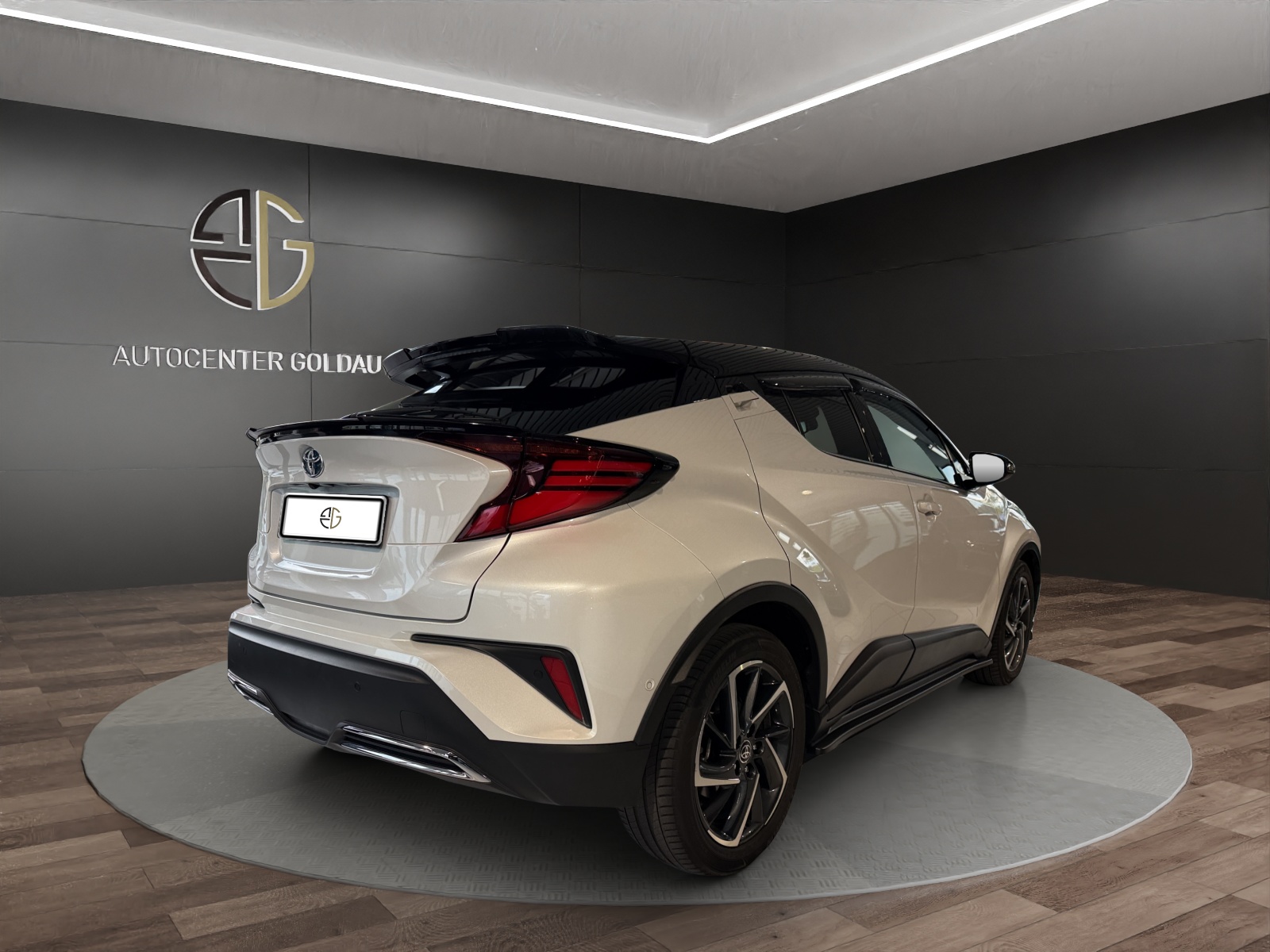 TOYOTA C-HR 2.0 HSD CVT Trend-image-3