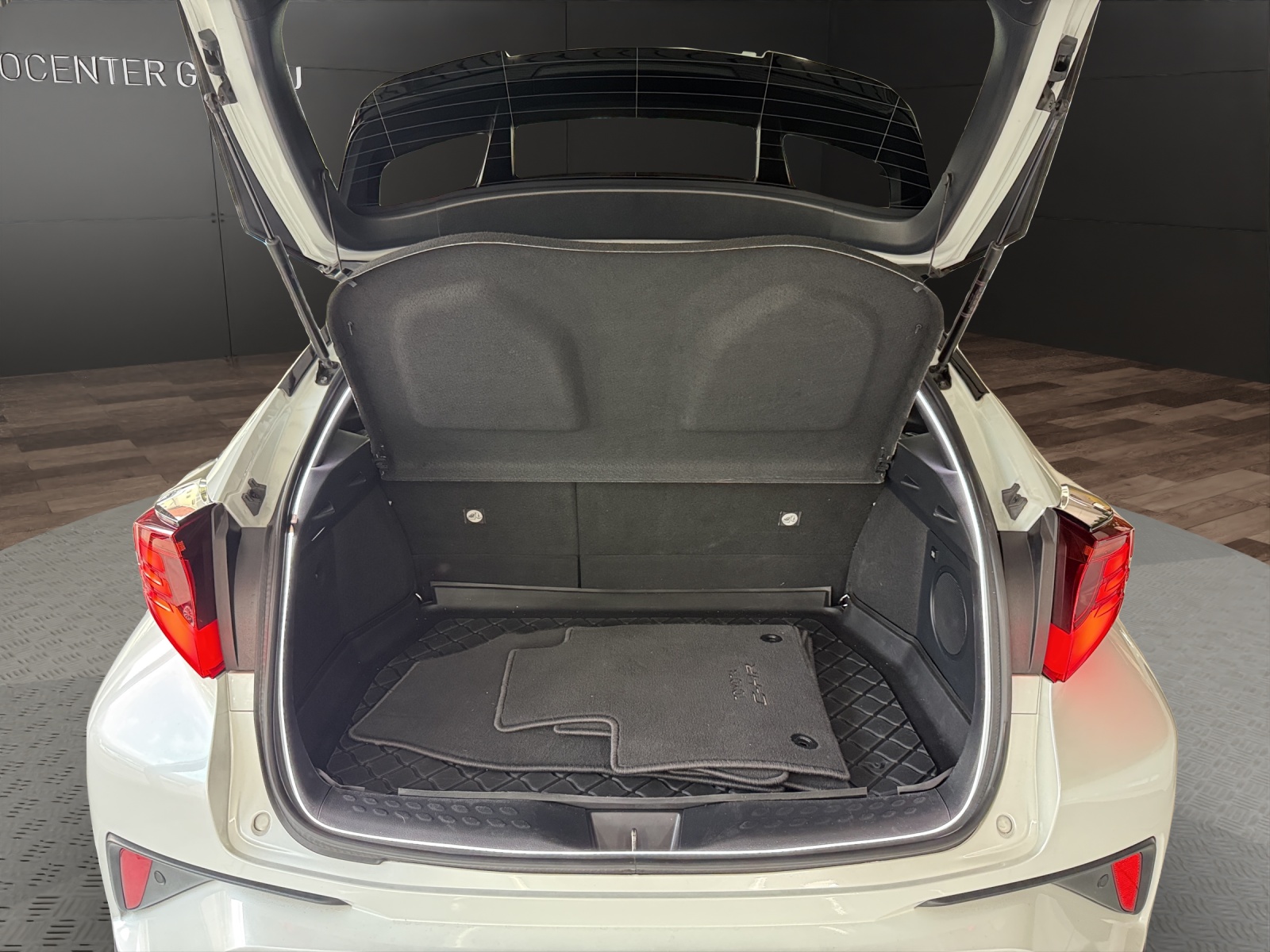TOYOTA C-HR 2.0 HSD CVT Trend-image-15