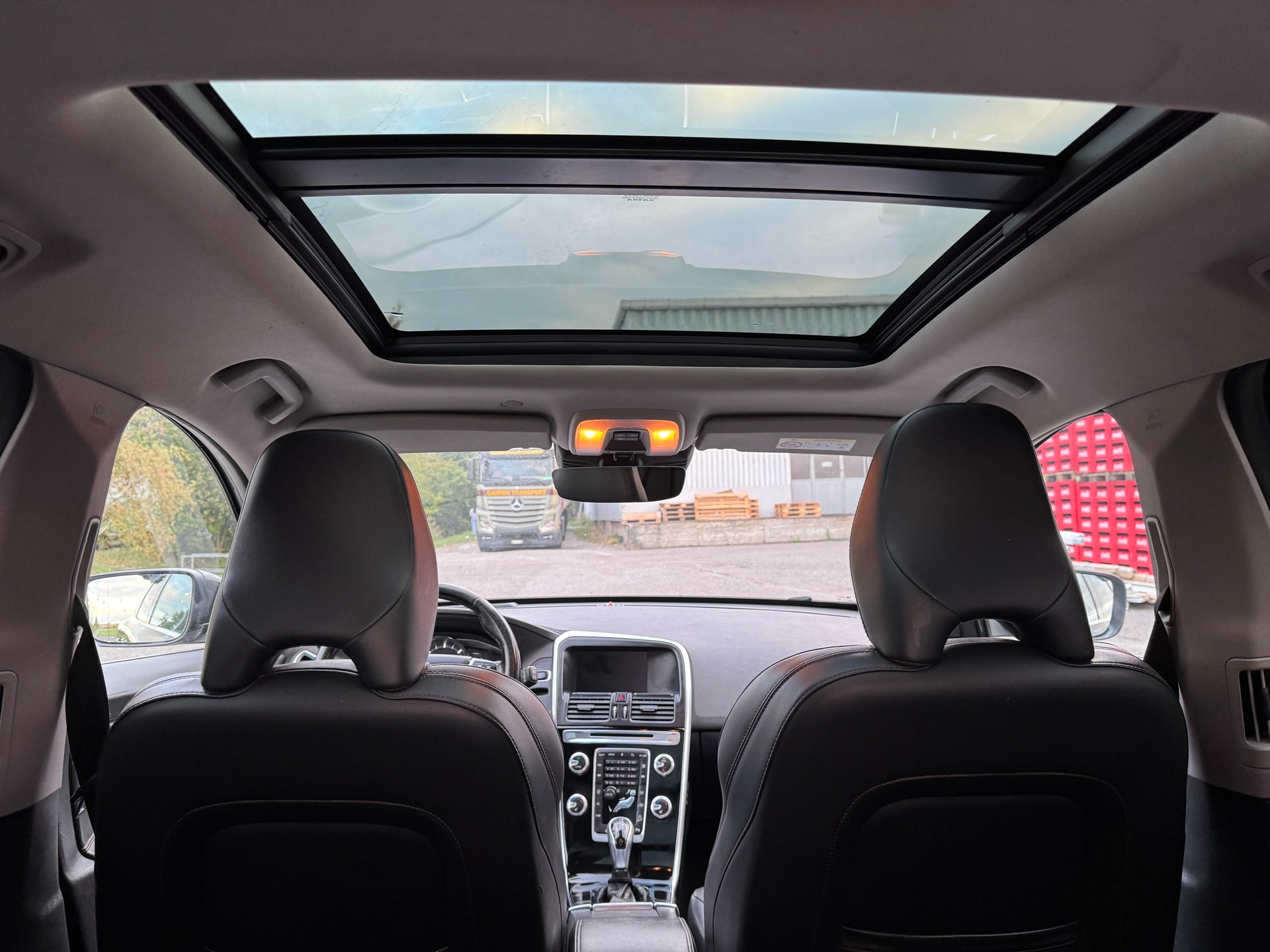 VOLVO XC60 D5 AWD Kinetic Geartronic-image-10