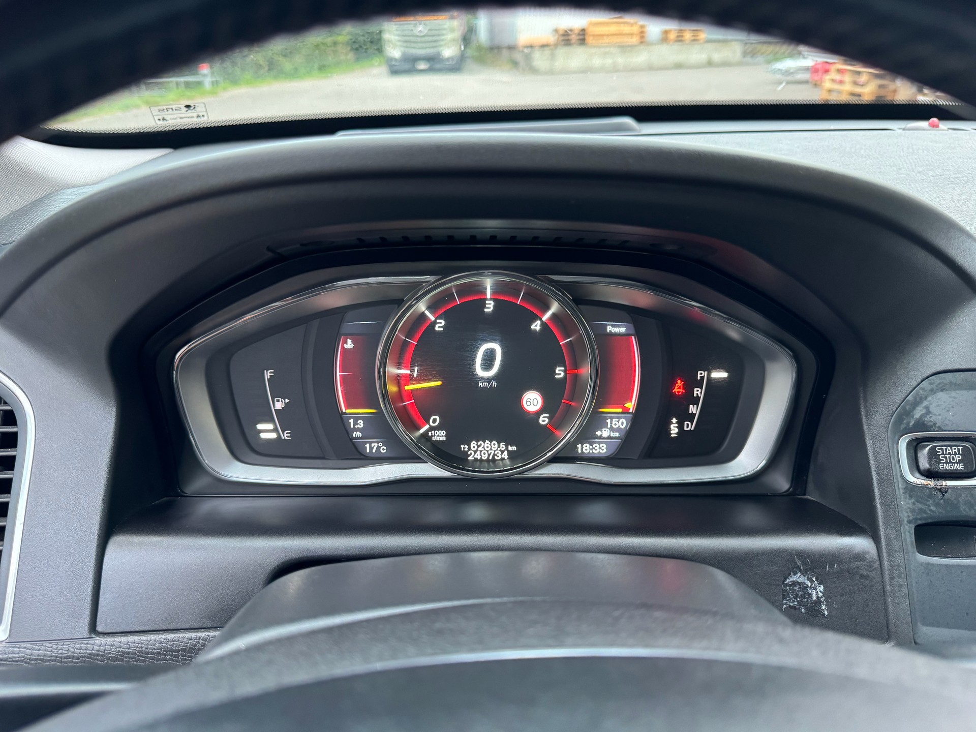 VOLVO XC60 D5 AWD Kinetic Geartronic-image-25