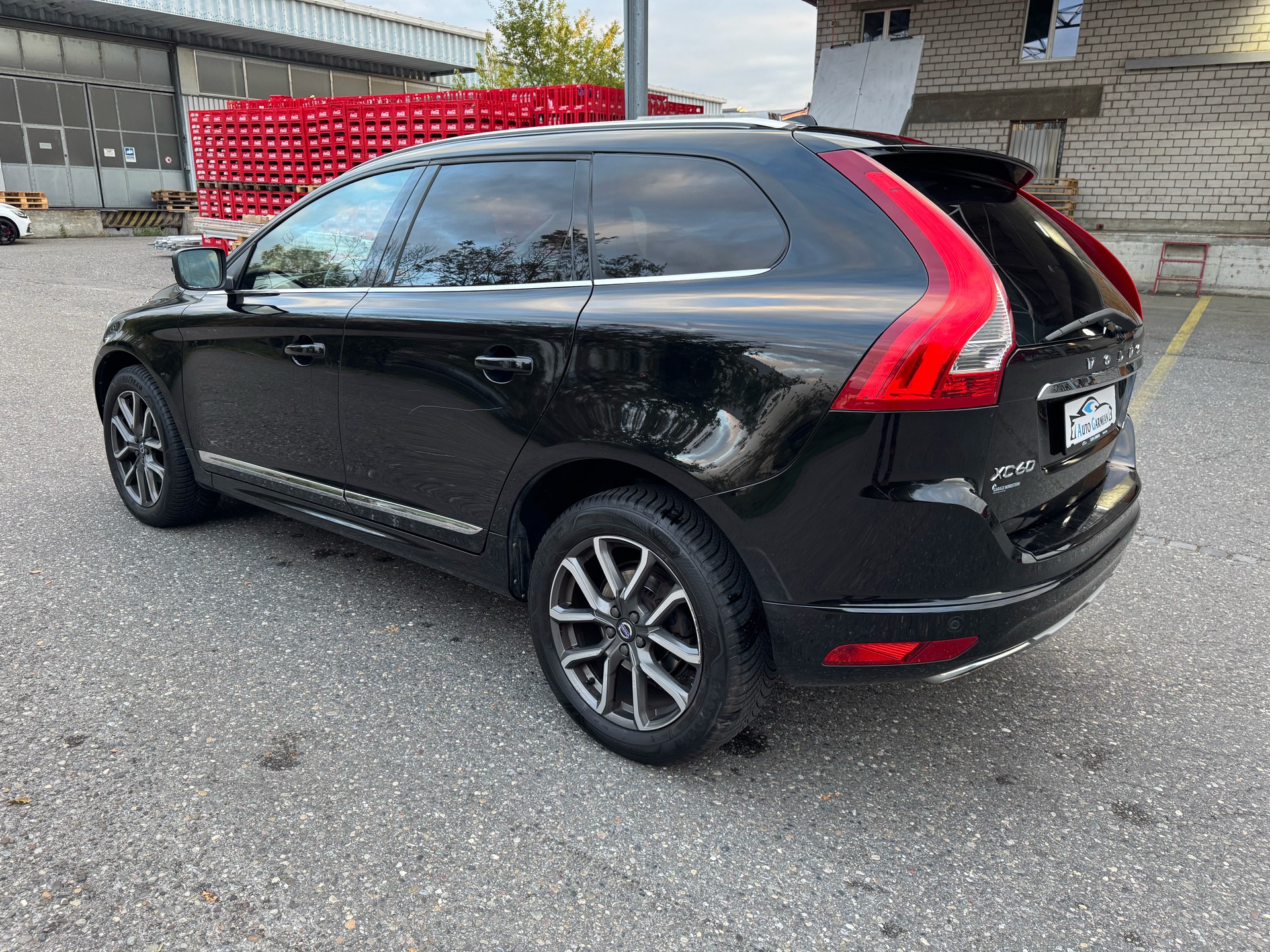 VOLVO XC60 D5 AWD Kinetic Geartronic-image-4