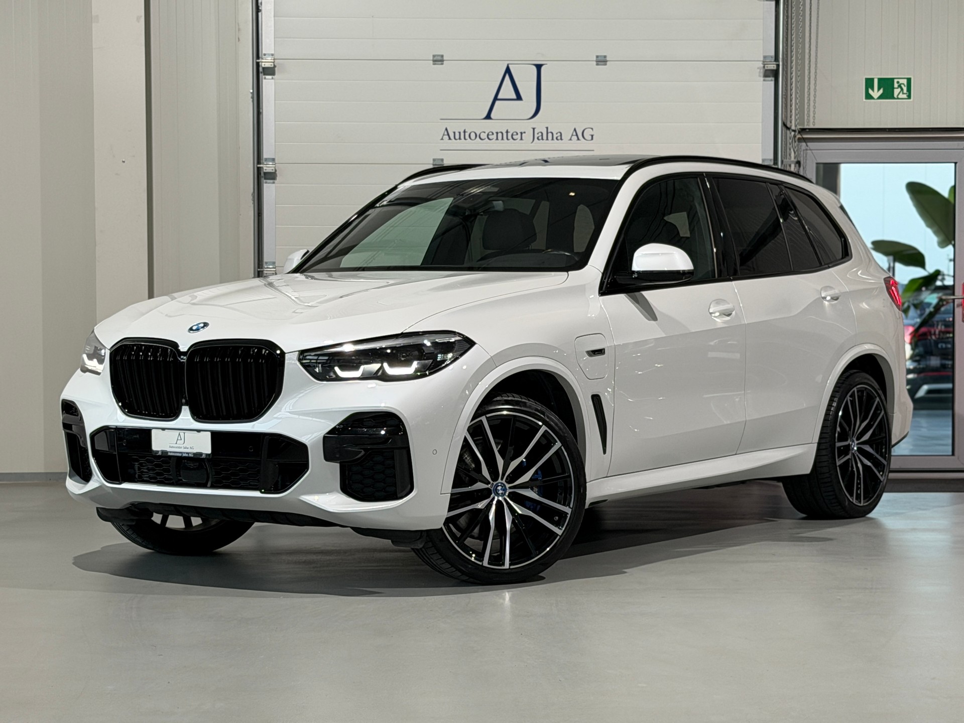 BMW X5 xDrive45e M Sport Steptronic (CH)-image-4