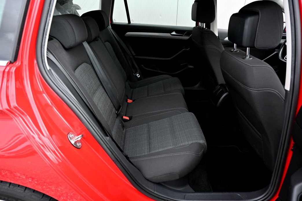 VW Passat 2.0 TDI BMT Business 4Motion DSG-image-7