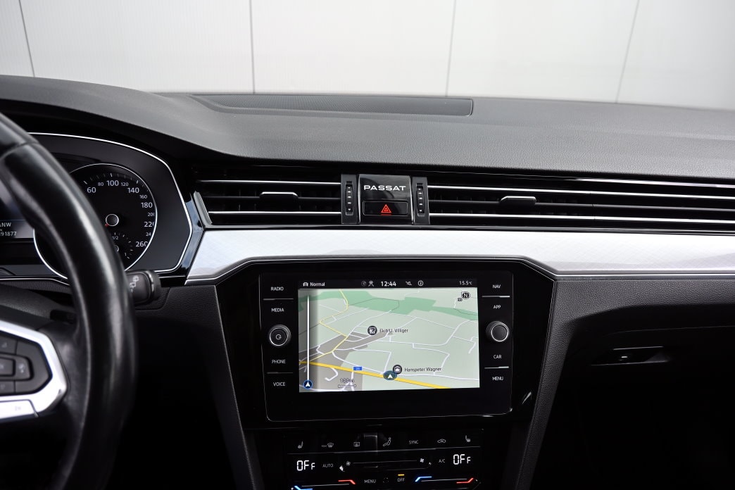 VW Passat 2.0 TDI BMT Business 4Motion DSG-image-11