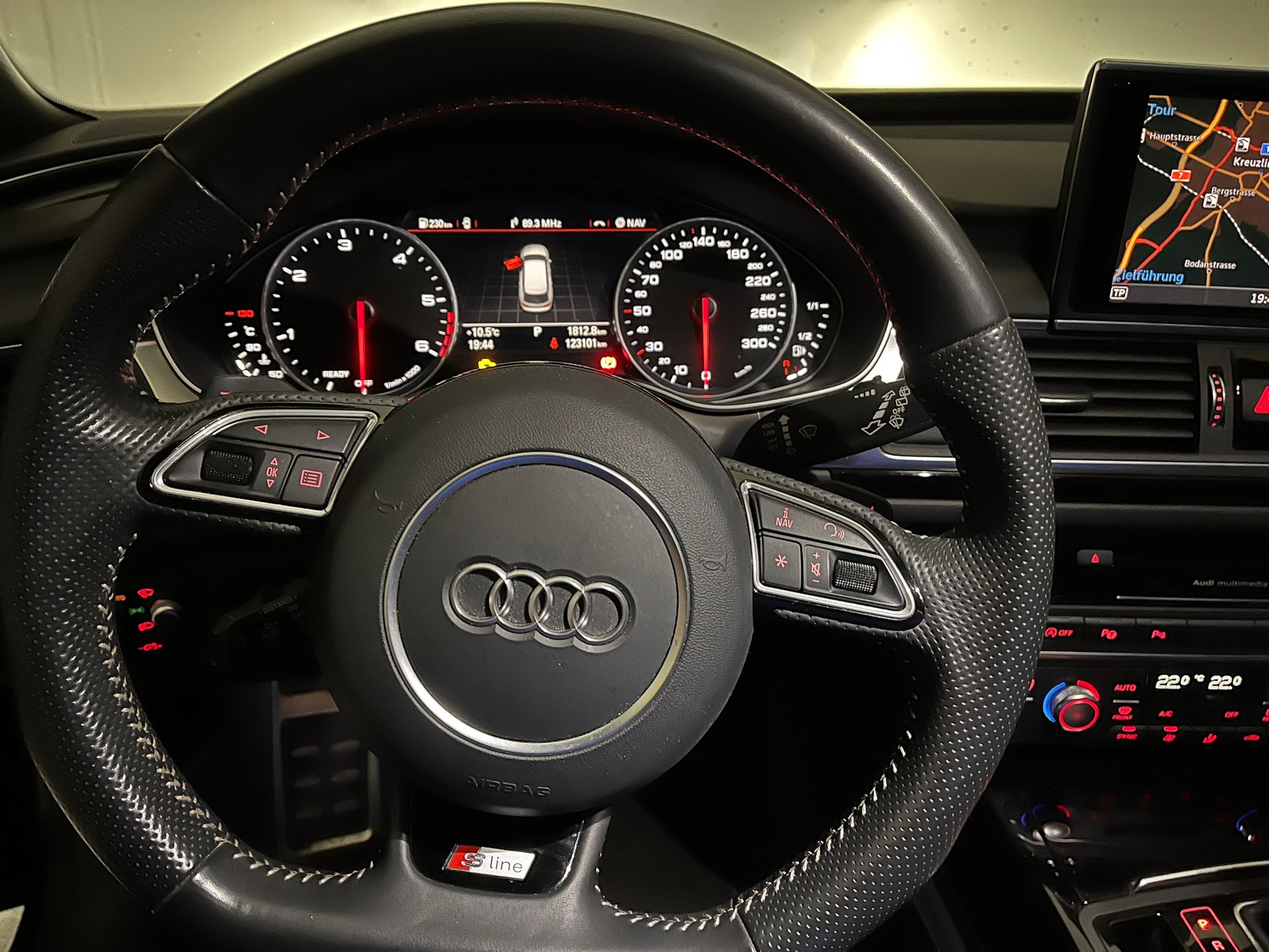 AUDI 3.0 V6 TDI 320 quattro-image-2