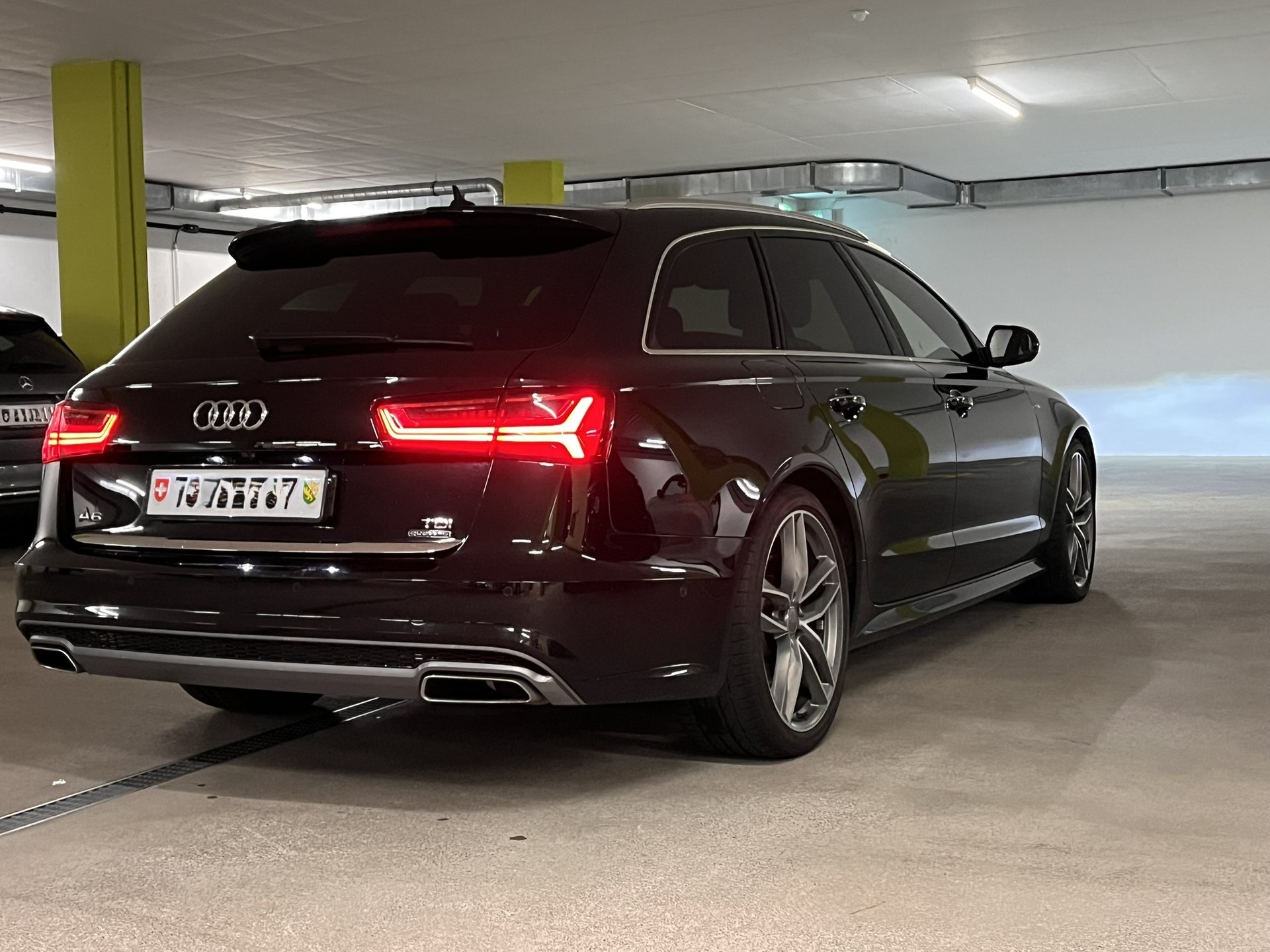 AUDI 3.0 V6 TDI 320 quattro-image-1