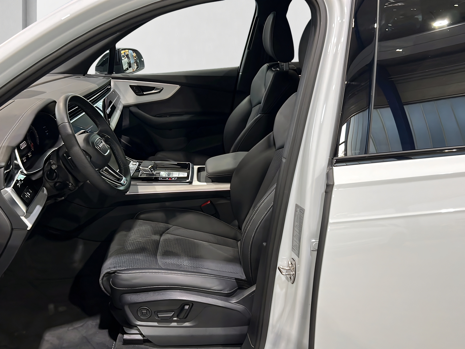 AUDI Q7 SUV TFSI quattro 250 kW S line**5-Jahre Werksgarantie,7-Plätzer,Allradlenkung,Optikpaket,SoH 100%**Top**-image-7