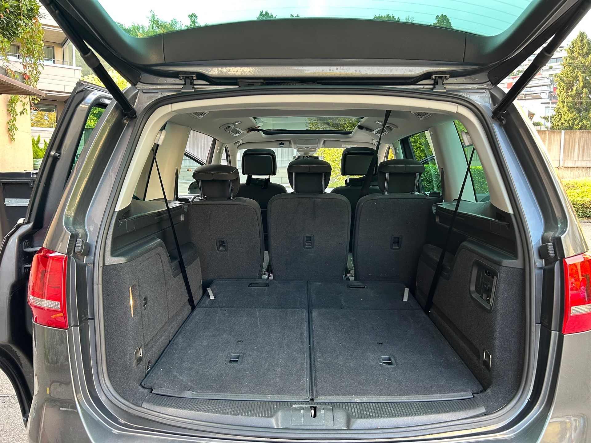 VW SHARAN-image-2