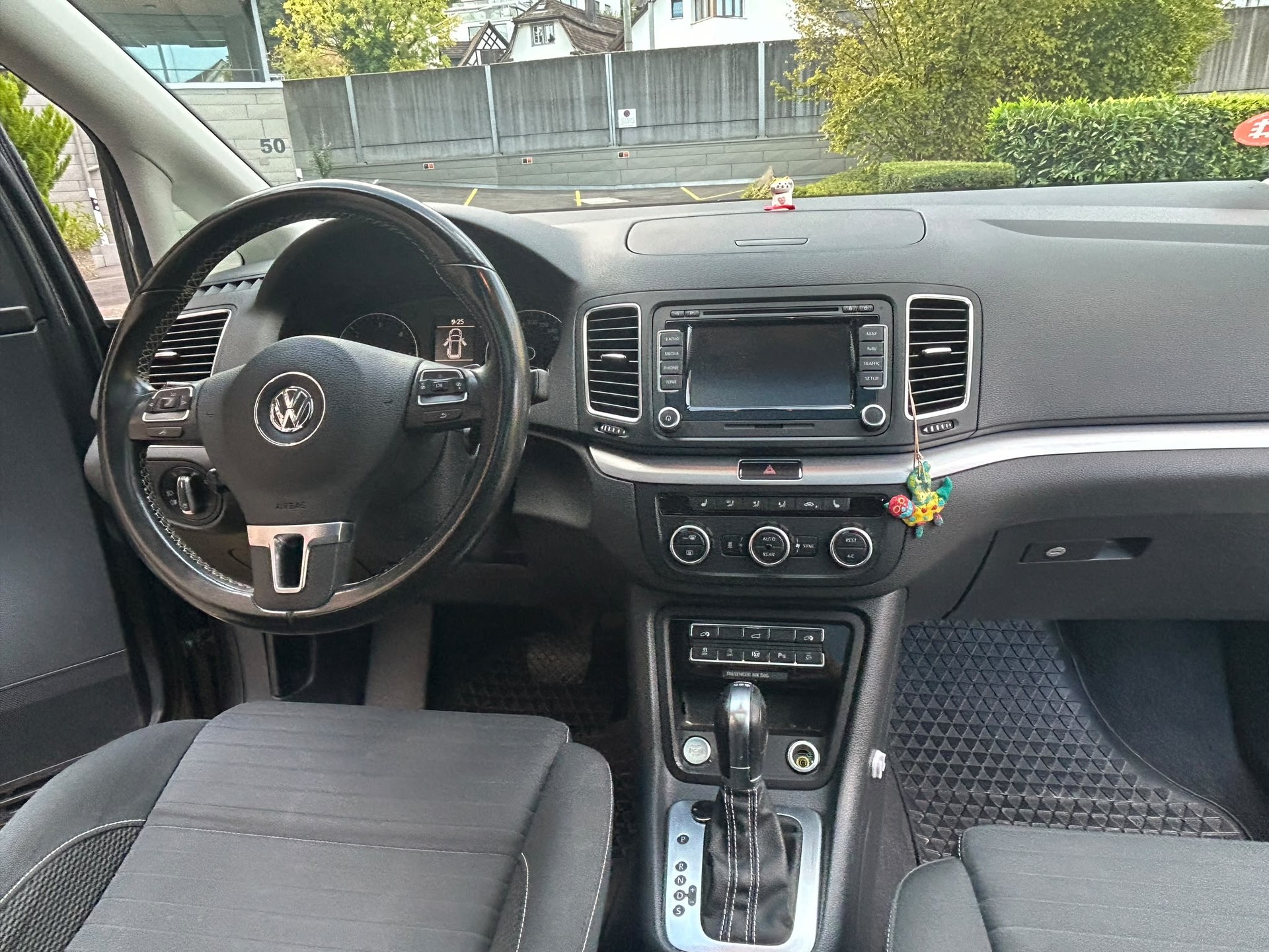 VW SHARAN-image-1