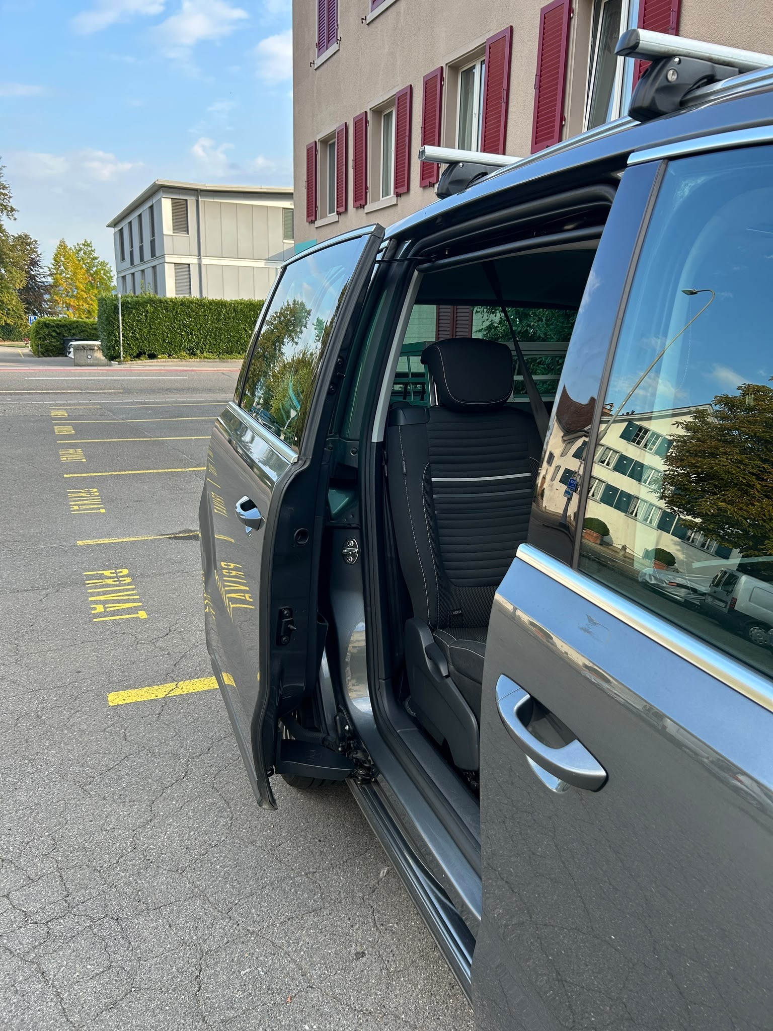 VW SHARAN-image-3