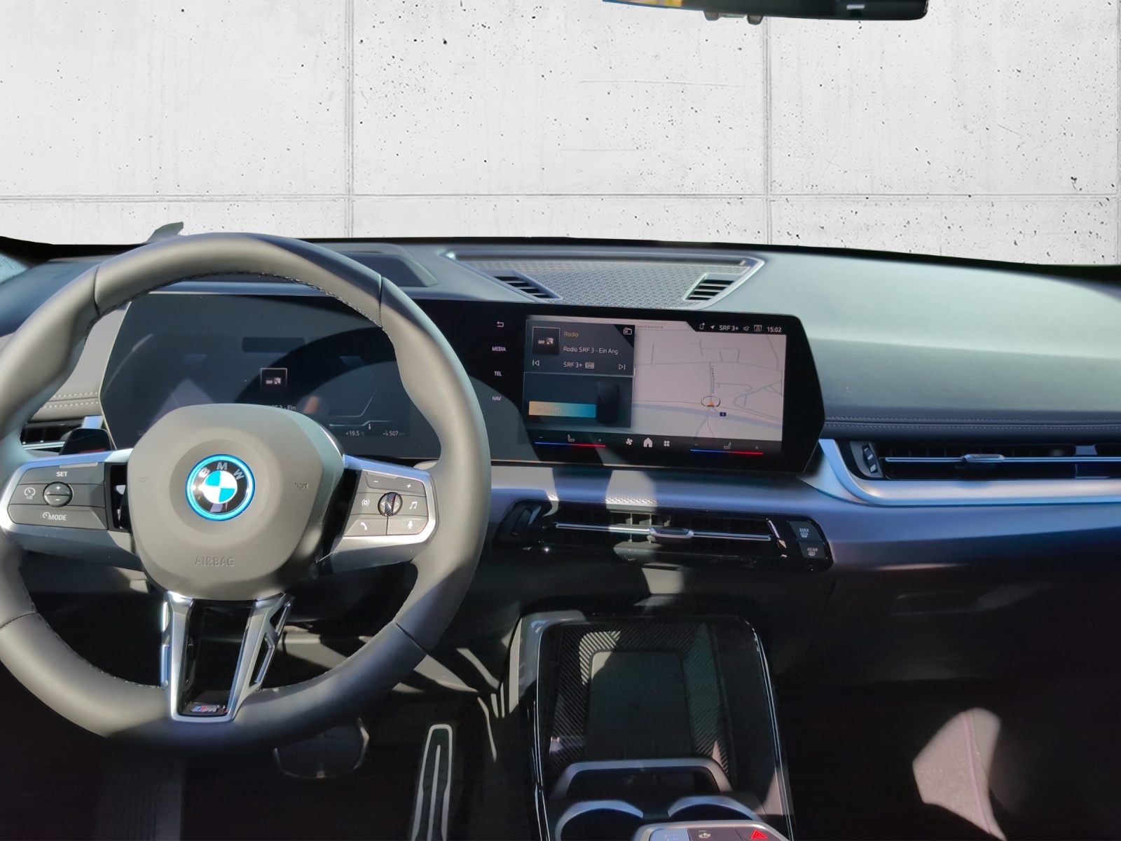 BMW iX1 eDrive 20 M Sport-image-14