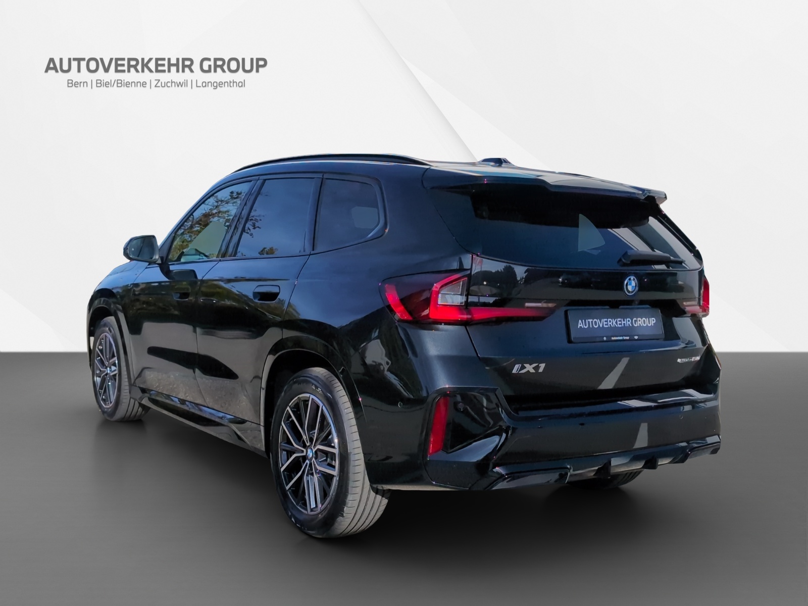 BMW iX1 eDrive 20 M Sport-image-3